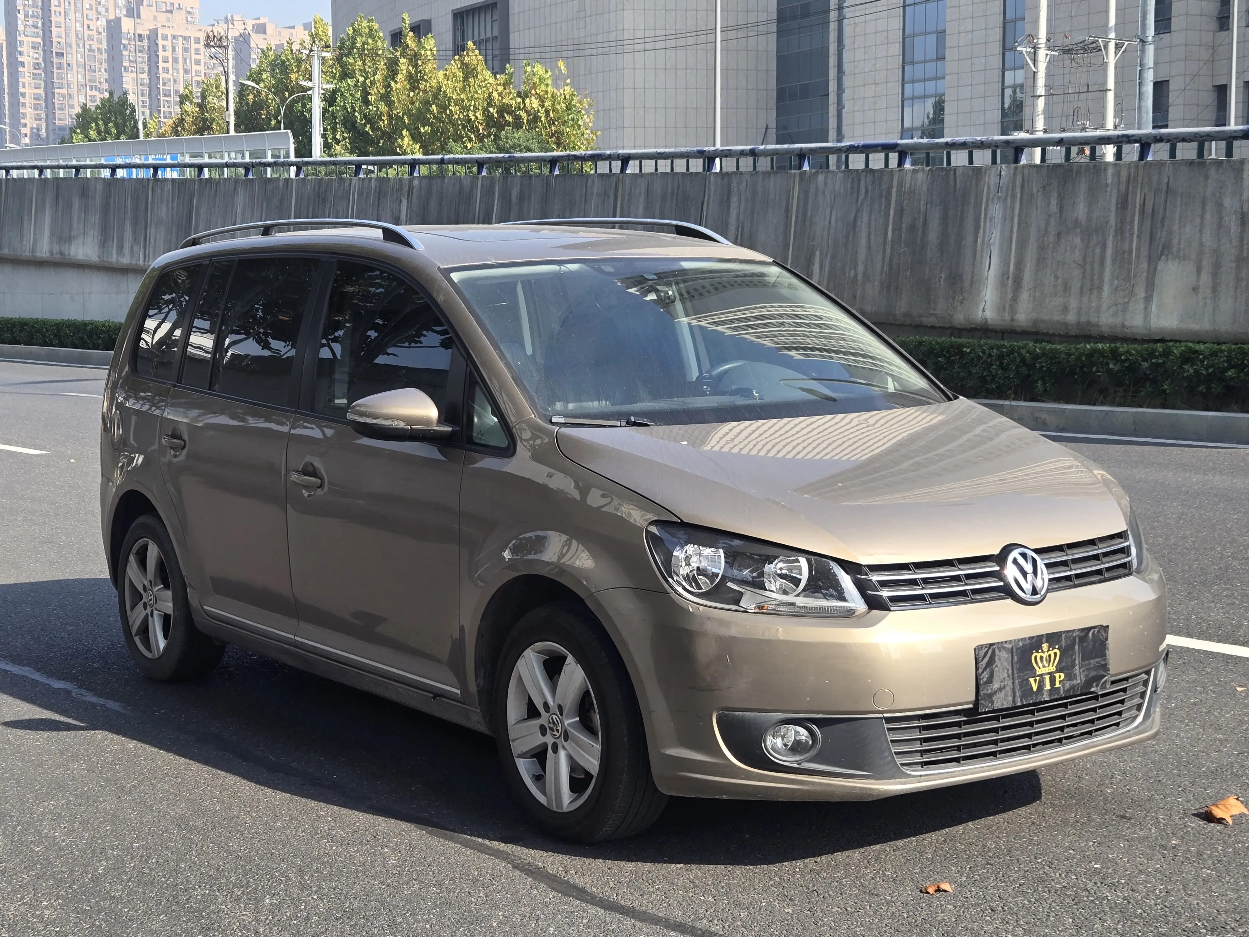 Volkswagen Touran  из Китая