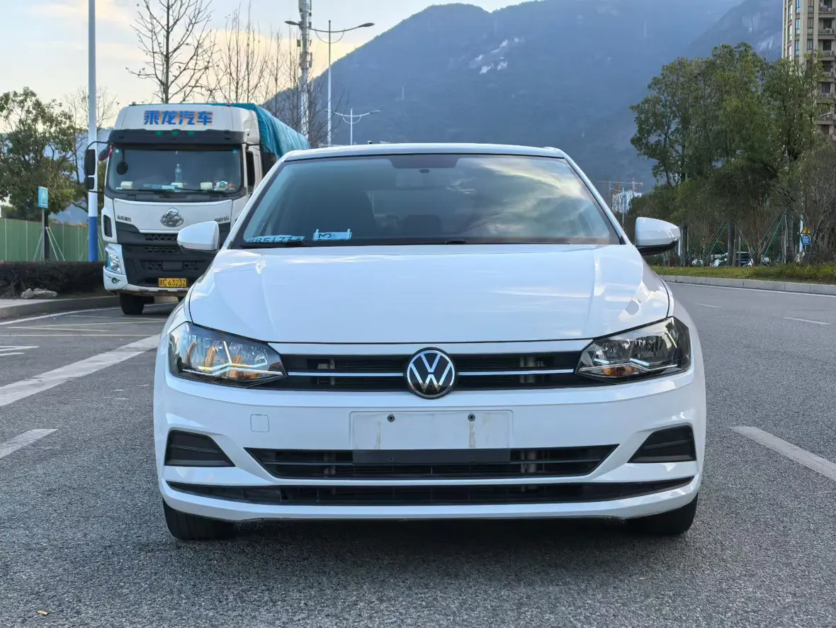 Volkswagen Polo  из Китая