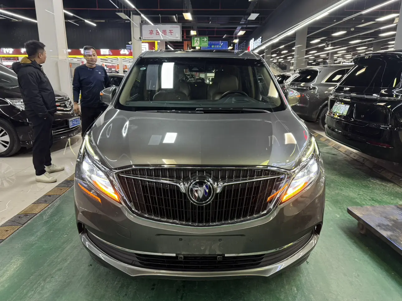 Buick GL8  из Китая