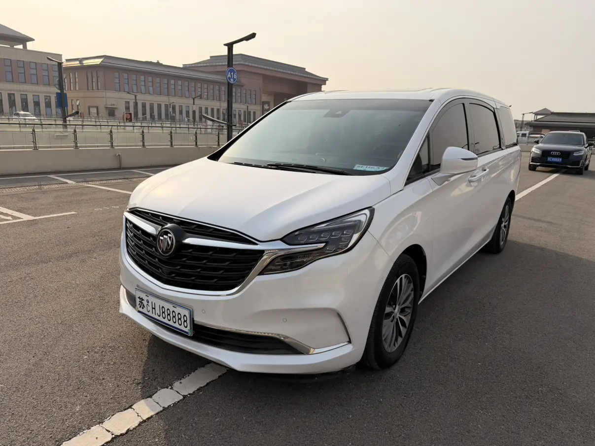 Buick GL8  из Китая
