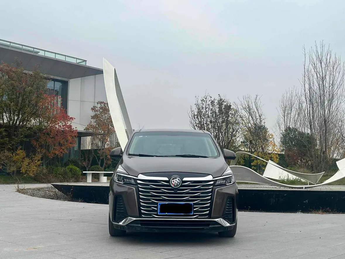 Buick GL8  из Китая