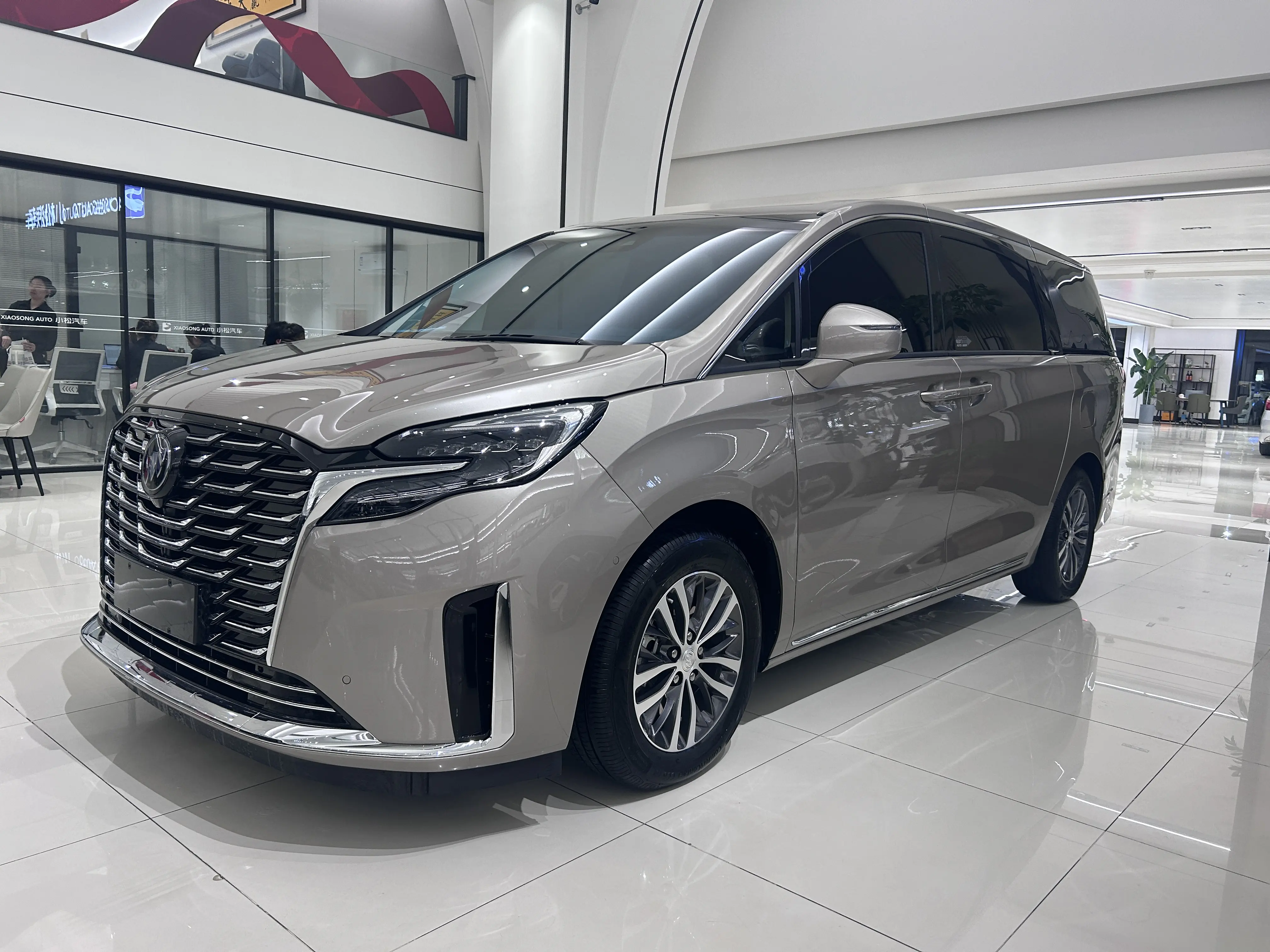 Buick GL8  из Китая