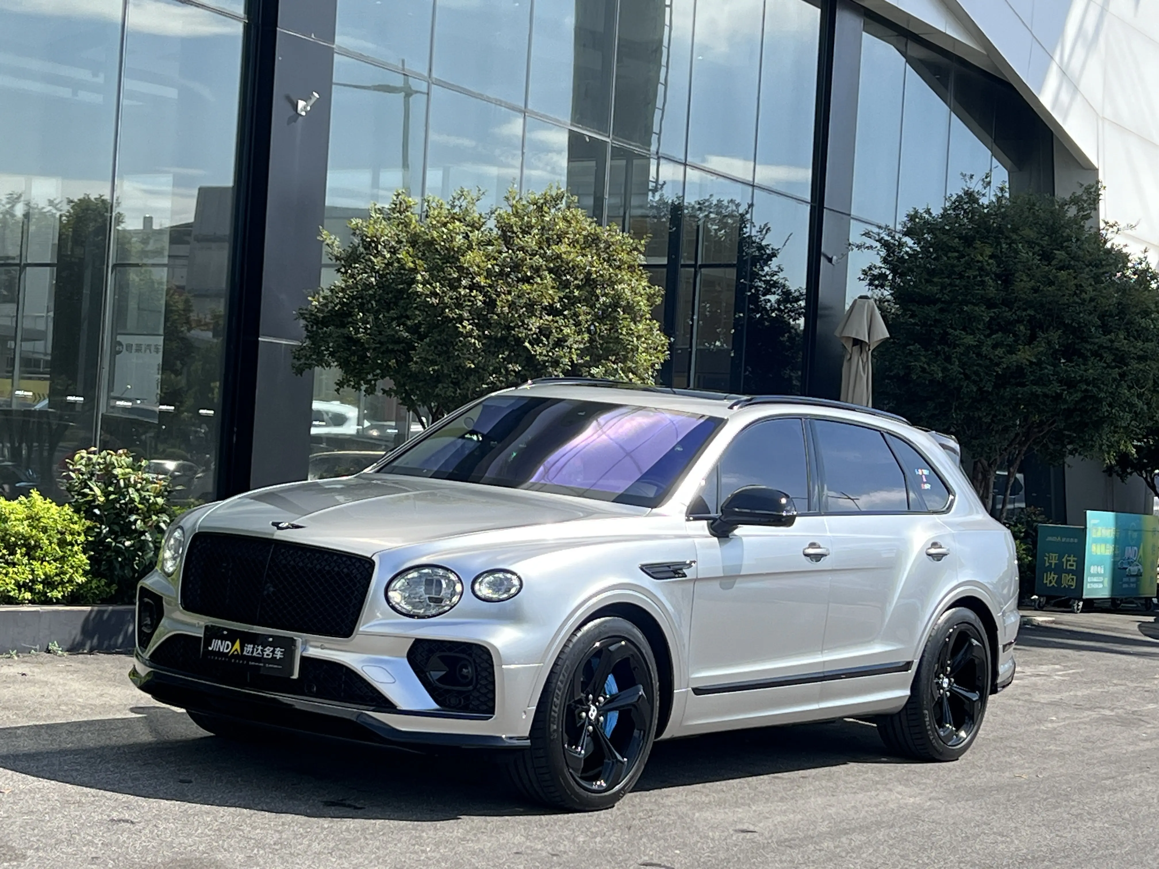 Bentley Bentayga  из Китая