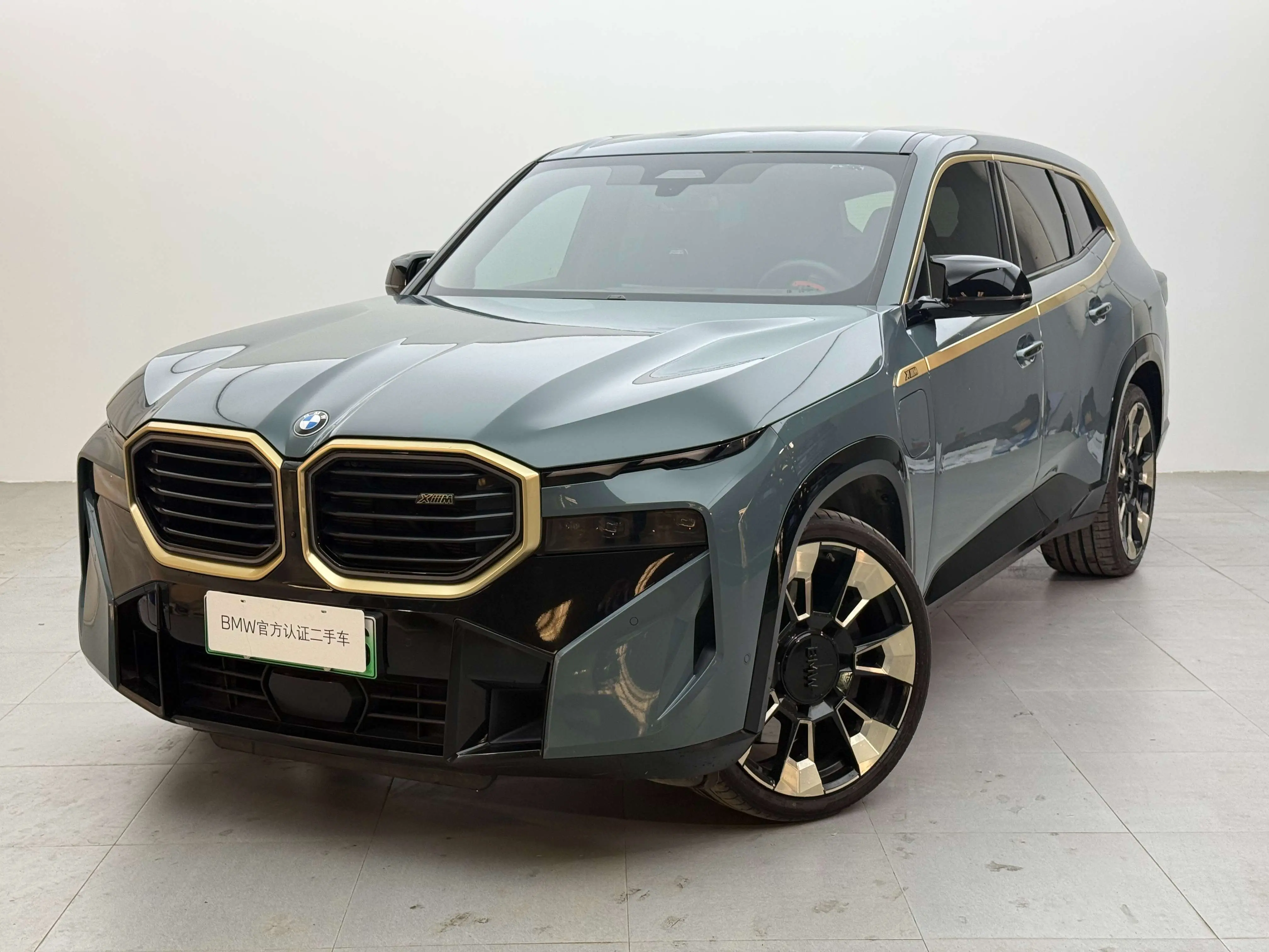 BMW XM  из Китая