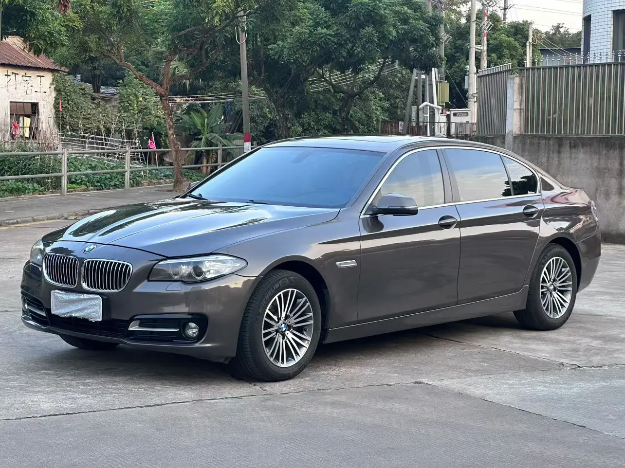 BMW 5 Series  из Китая