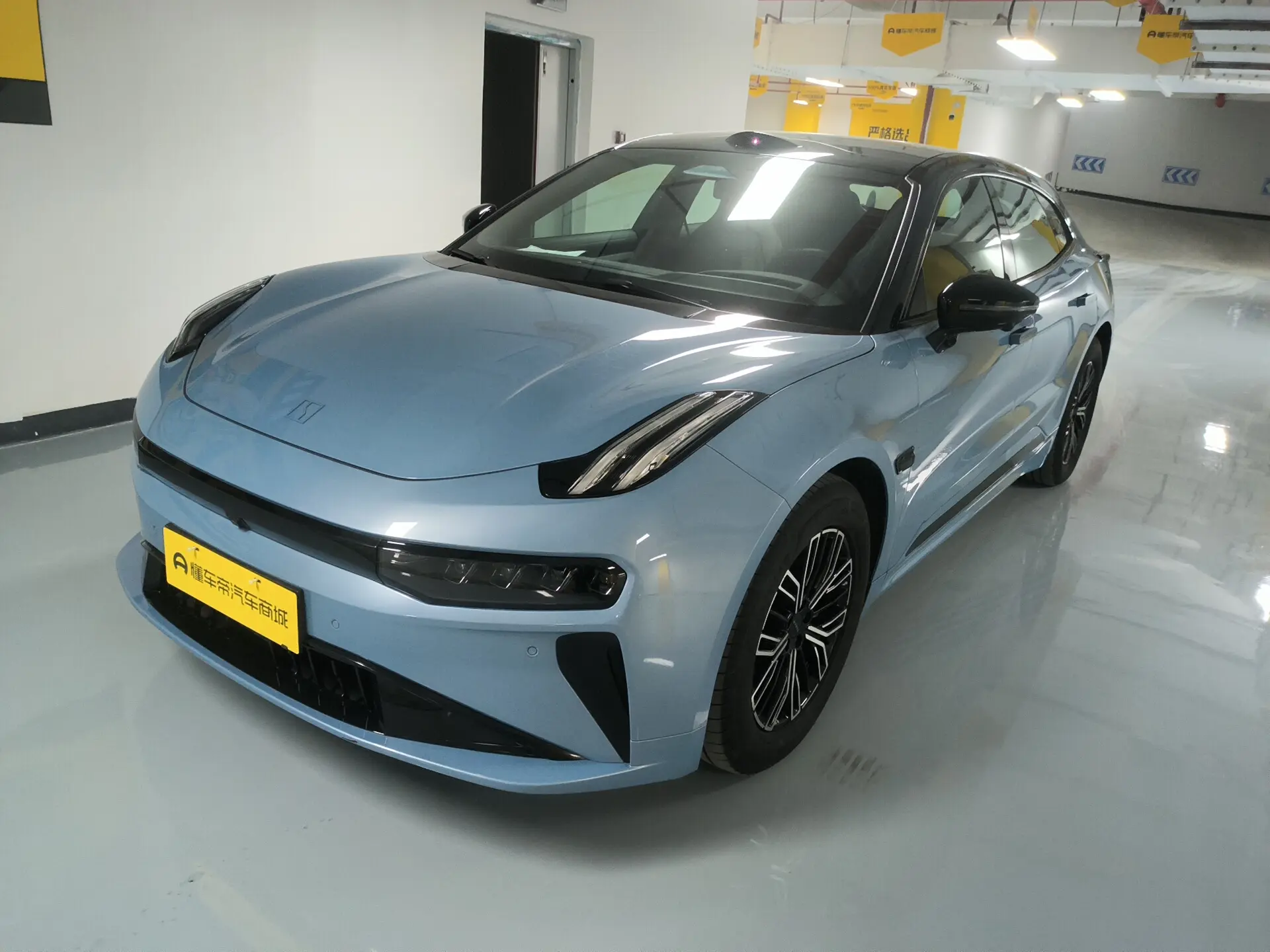 ZEEKR 001  из Китая