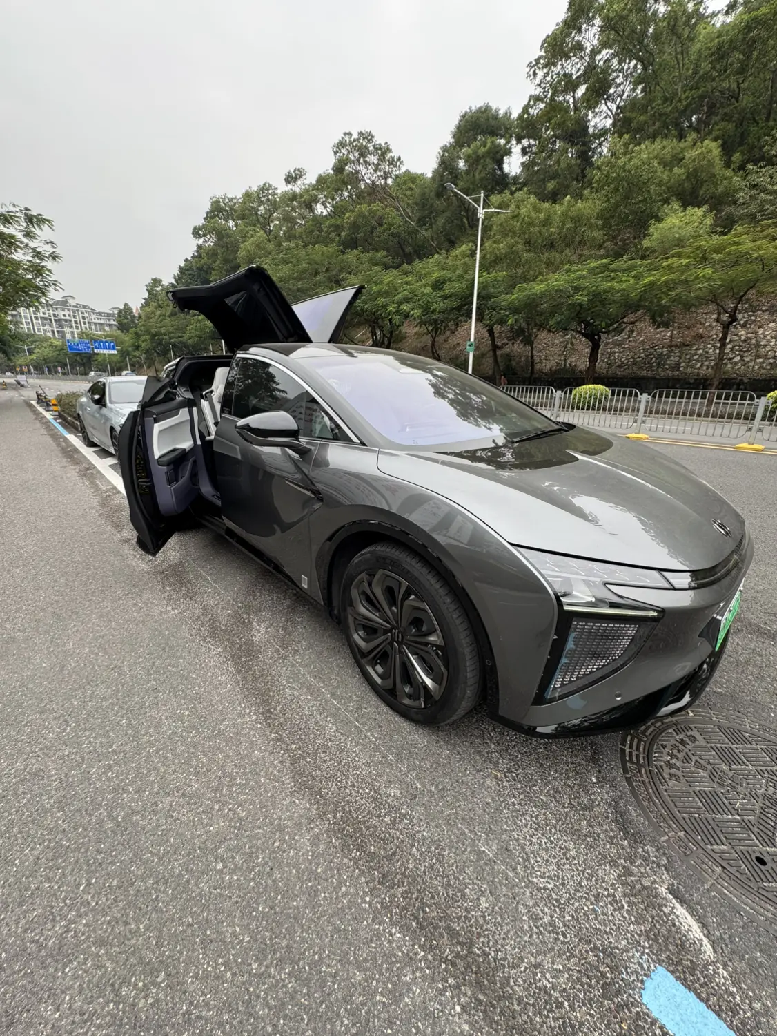 HiPhi X  из Китая