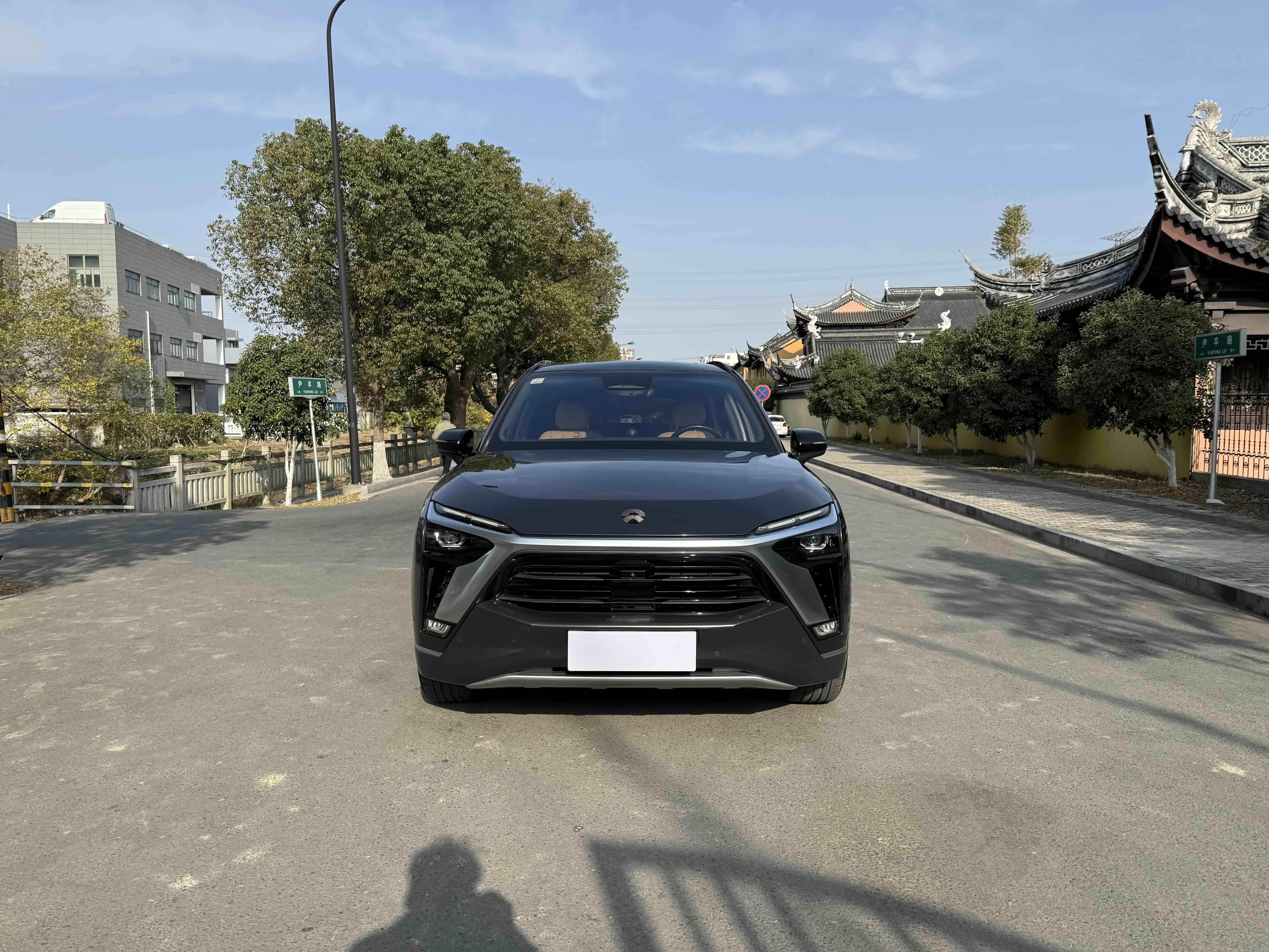 NIO ES8  из Китая