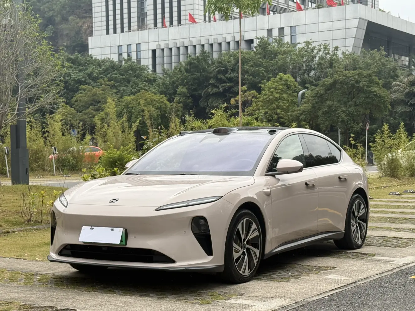 NIO ET5  из Китая