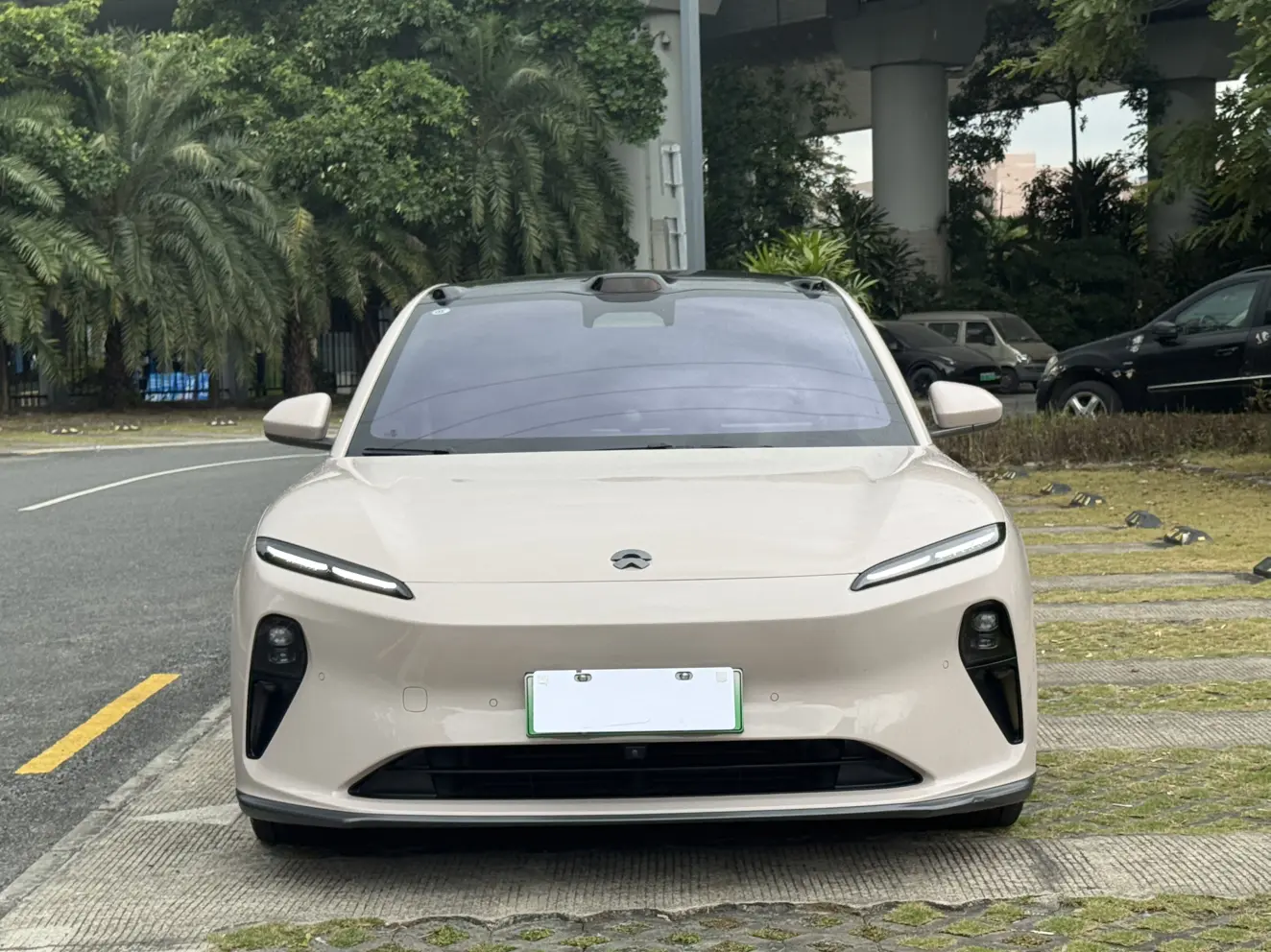 NIO ET5  из Китая