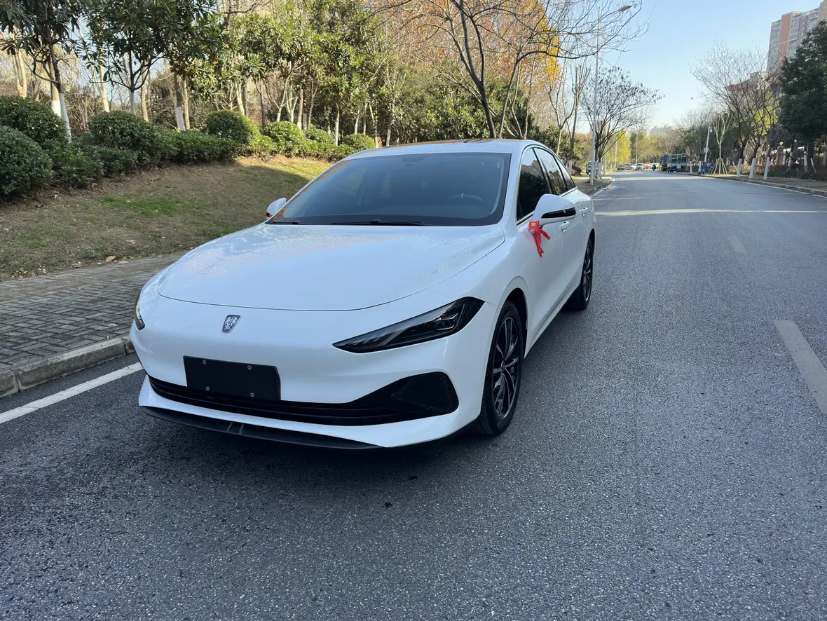 Roewe D7 DMH  из Китая