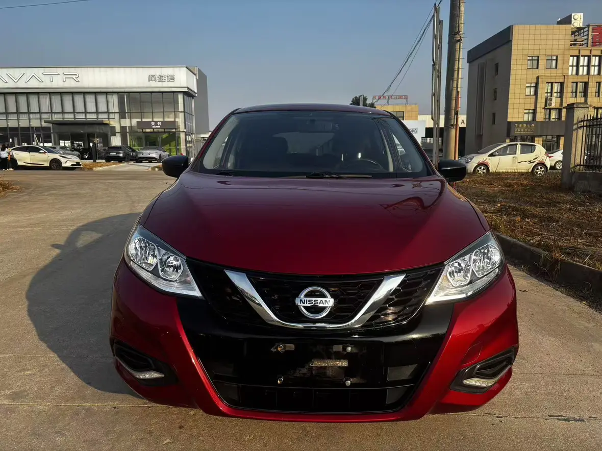 Nissan Tiida  из Китая