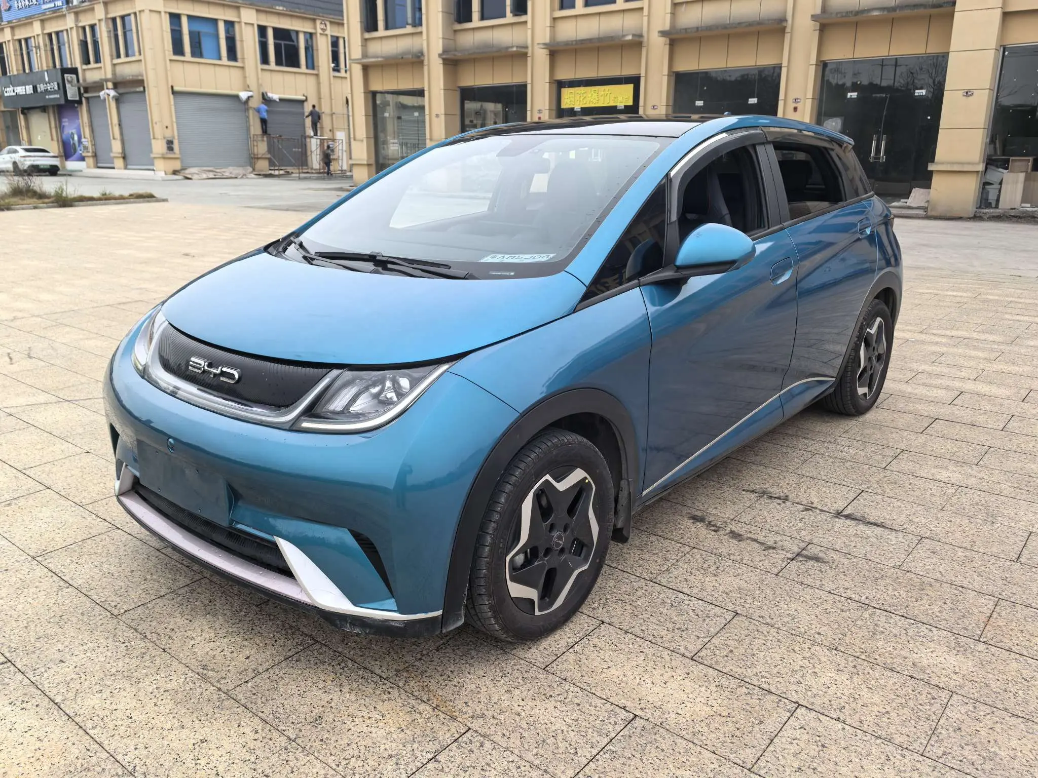 BYD Dolphin  из Китая