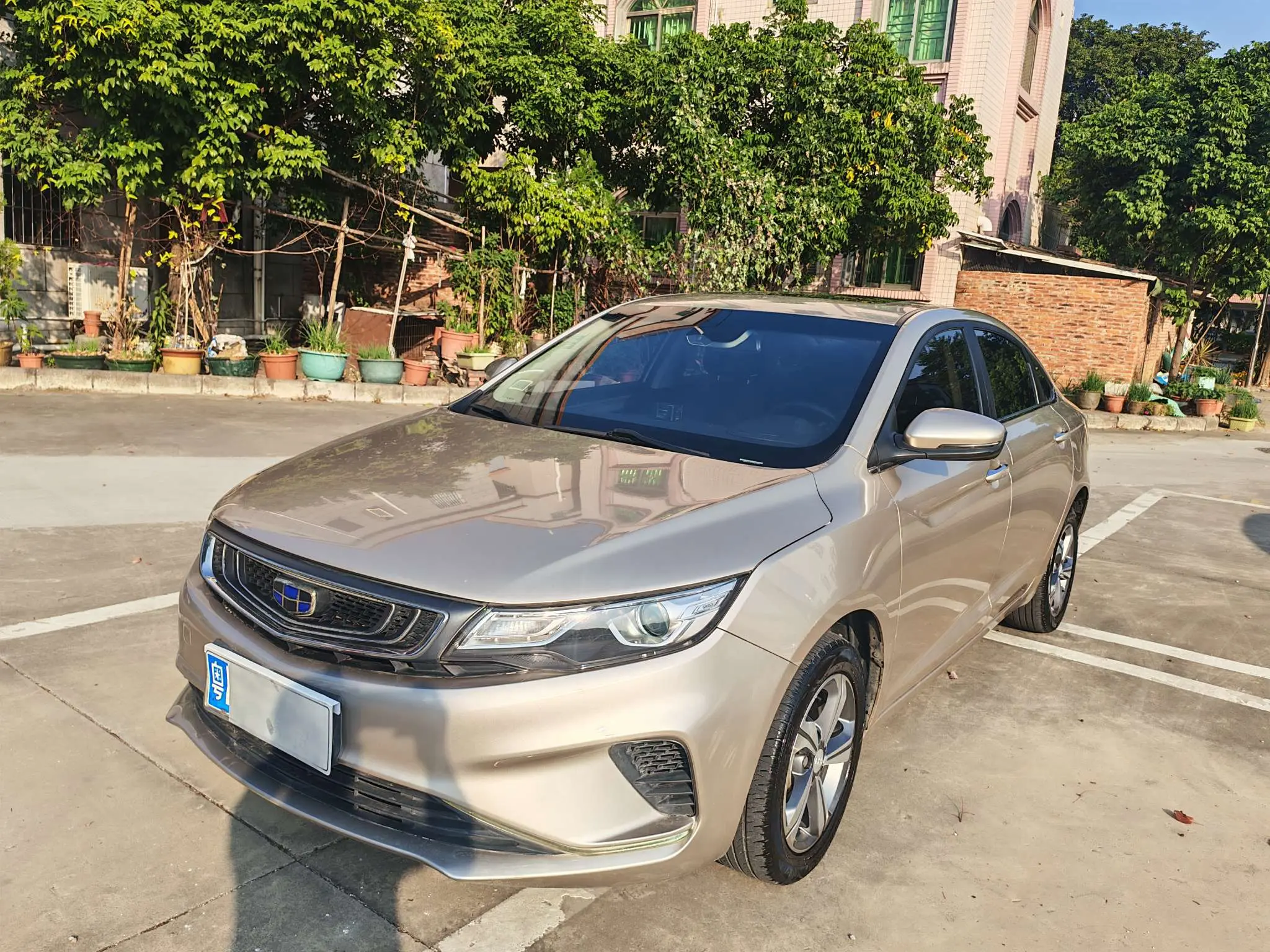 Geely Emgrand GL  из Китая