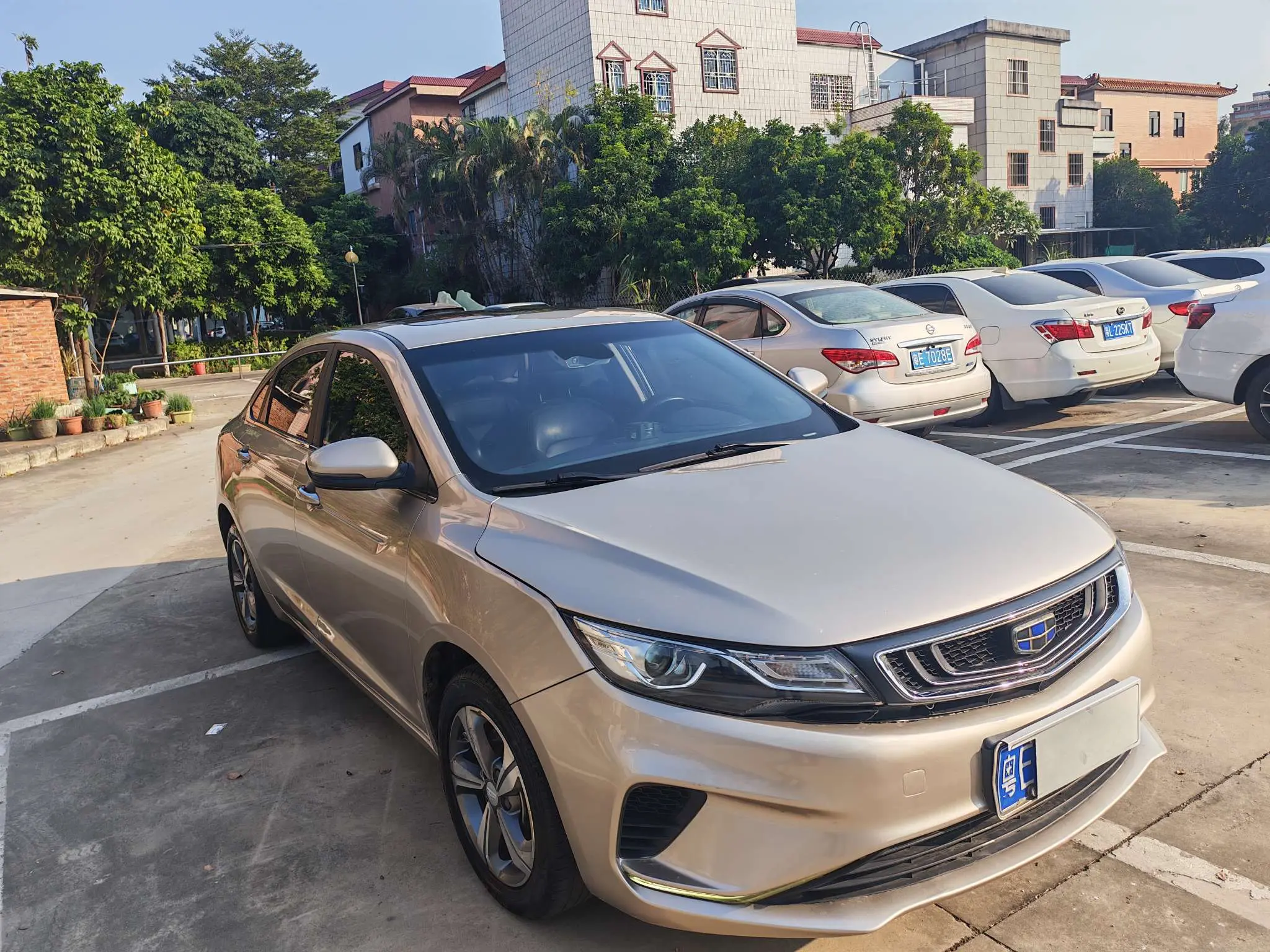 Geely Emgrand GL  из Китая