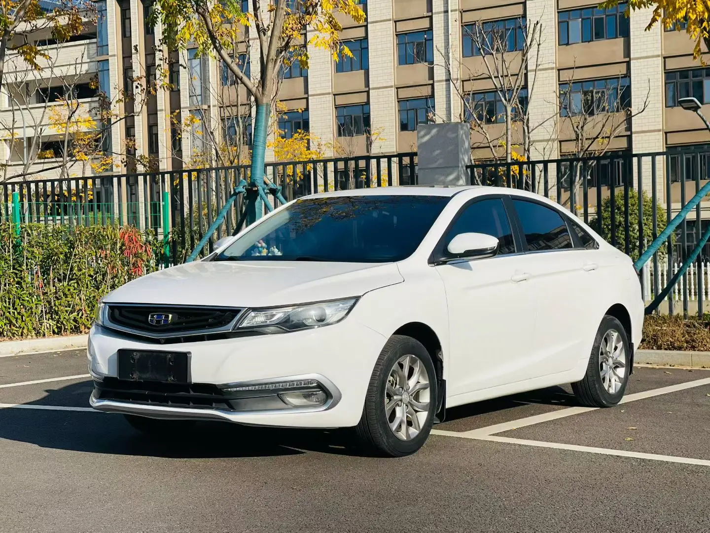 Geely Emgrand GL  из Китая