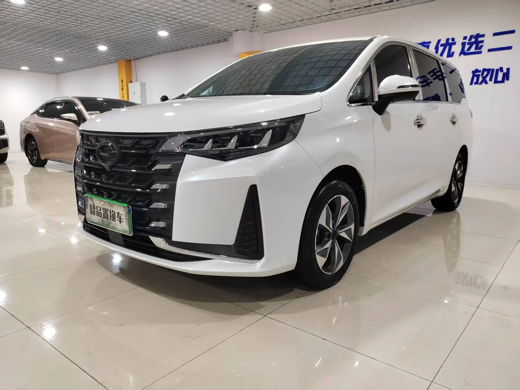 GAC Trumpchi M6  из Китая