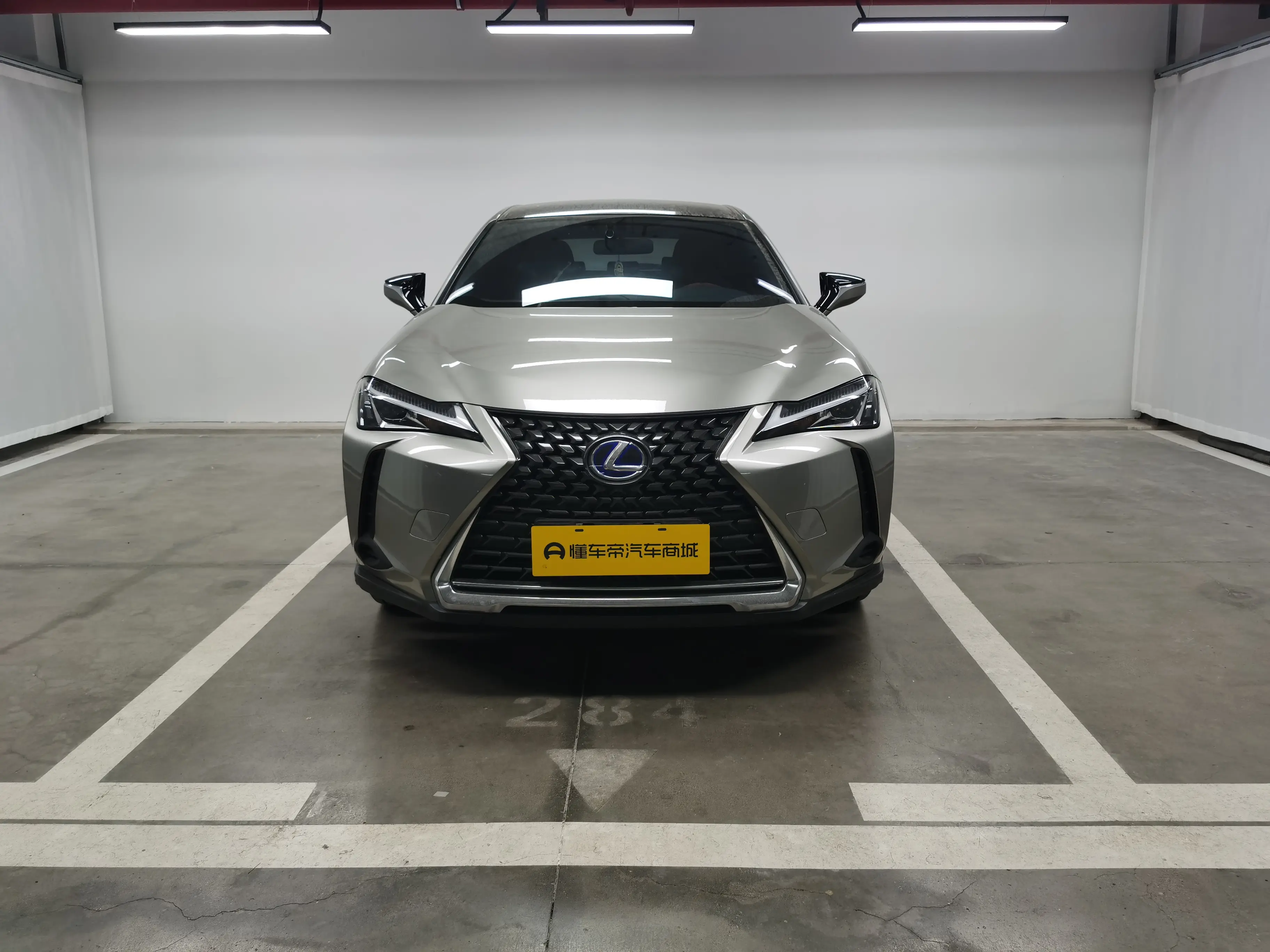 Lexus UX  из Китая