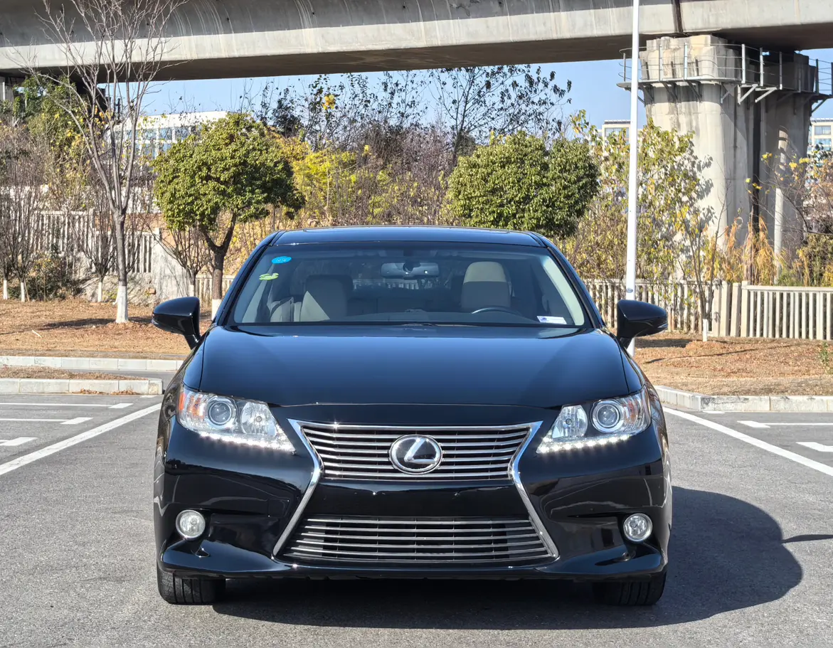 Lexus ES  из Китая