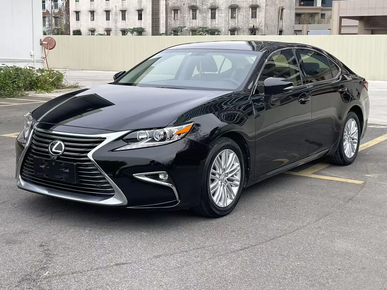 Lexus ES  из Китая