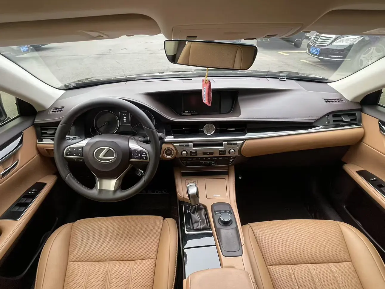 Lexus ES  из Китая