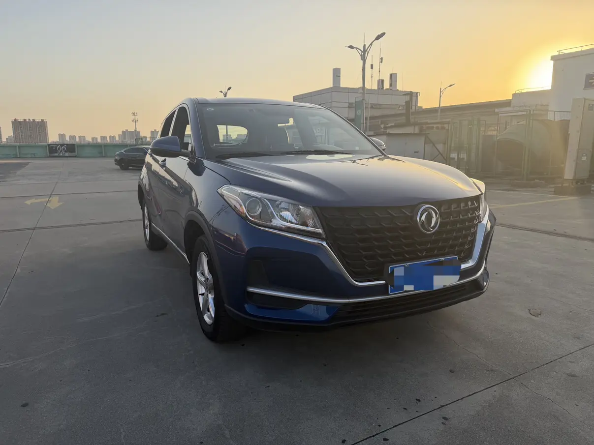 Dongfeng Fengon 500  из Китая