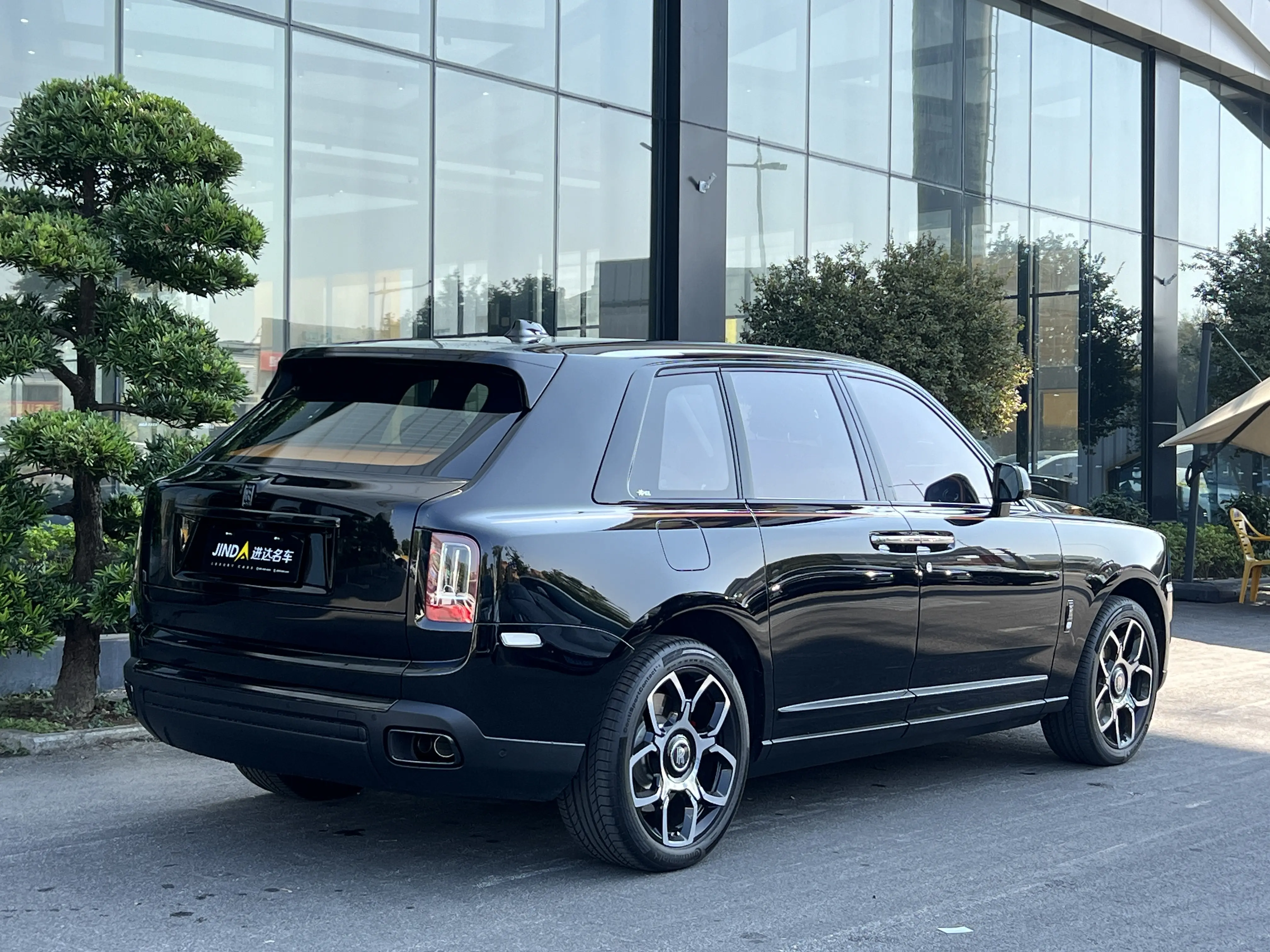 Rolls Royce Cullinan  из Китая