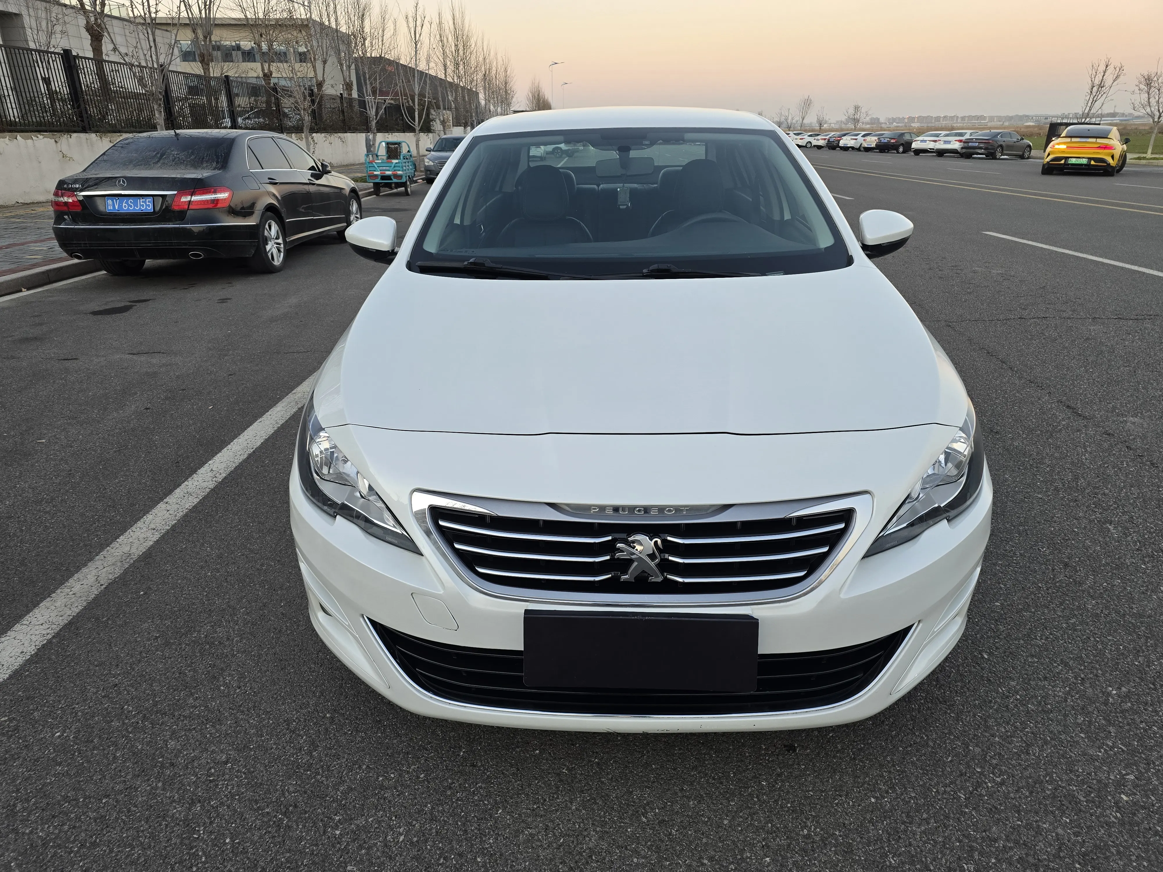 Peugeot 408  из Китая