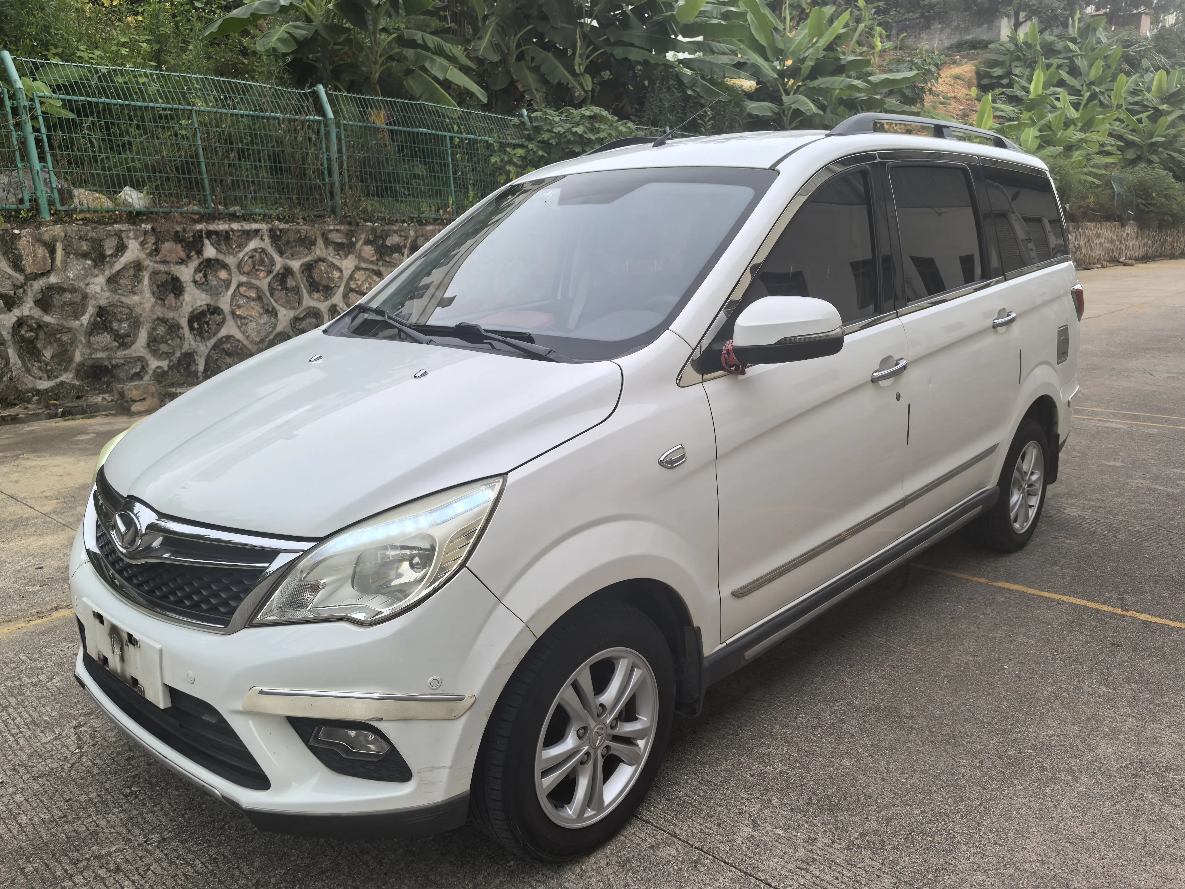 BAIC Huansu H2  из Китая
