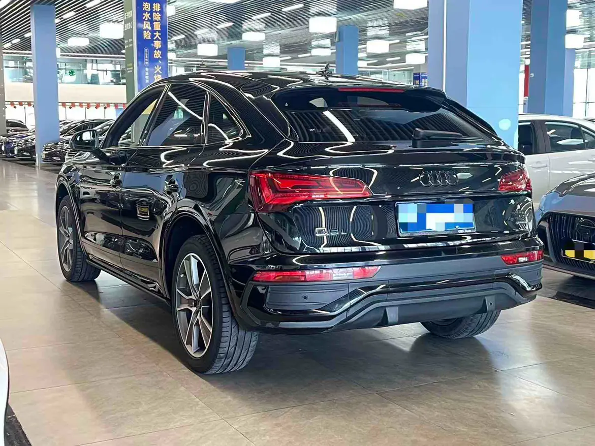 Audi Q5L Sportback  из Китая