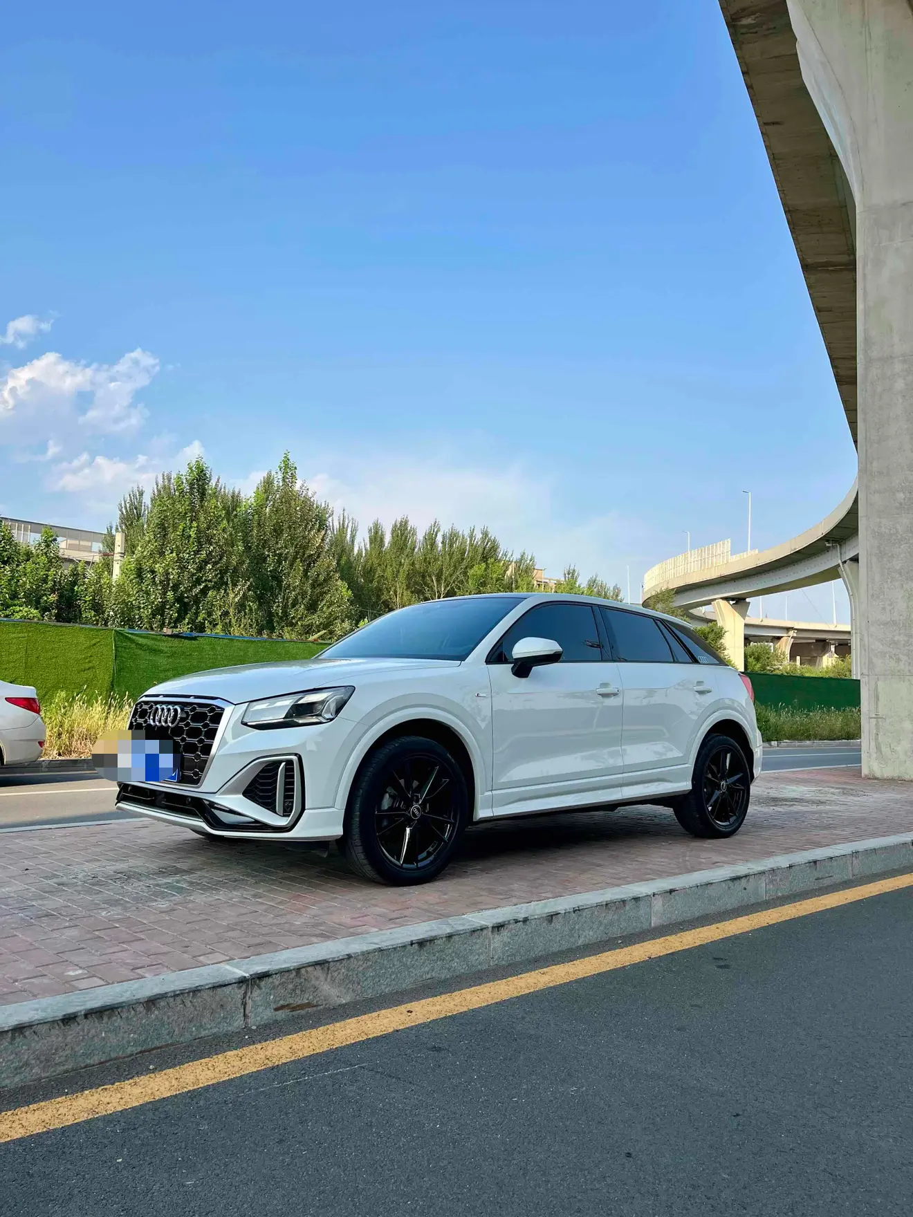 Audi Q2L  из Китая