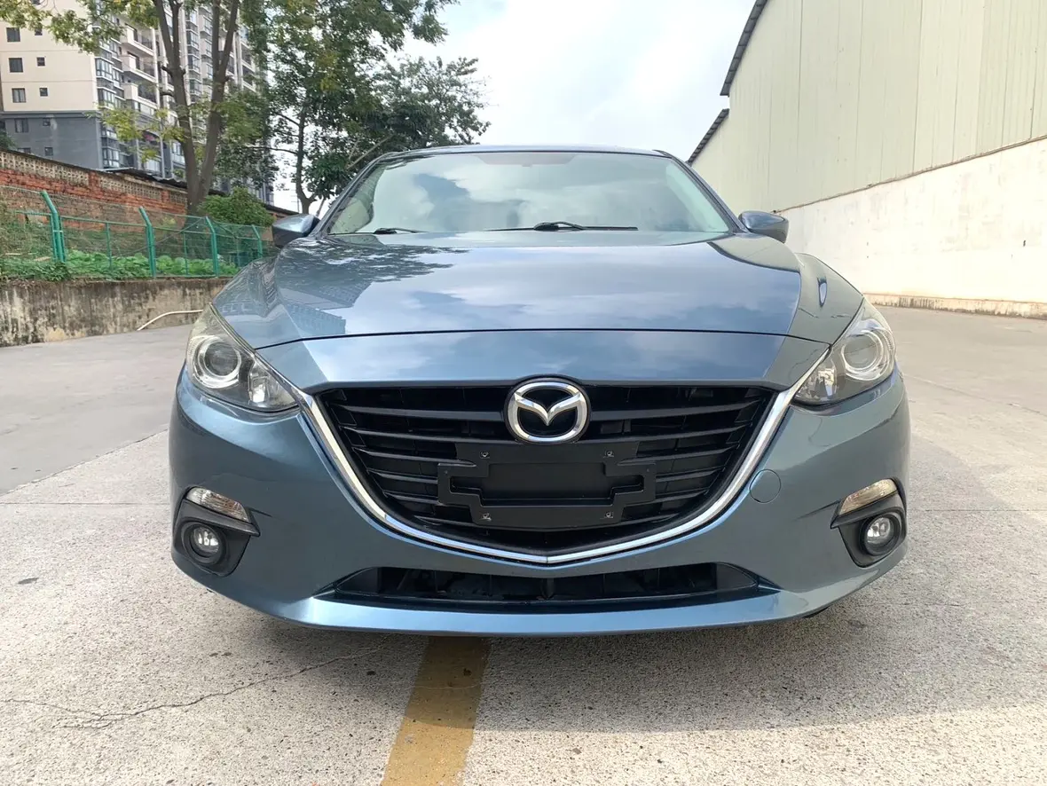 Mazda Axela (Mazda3)  из Китая