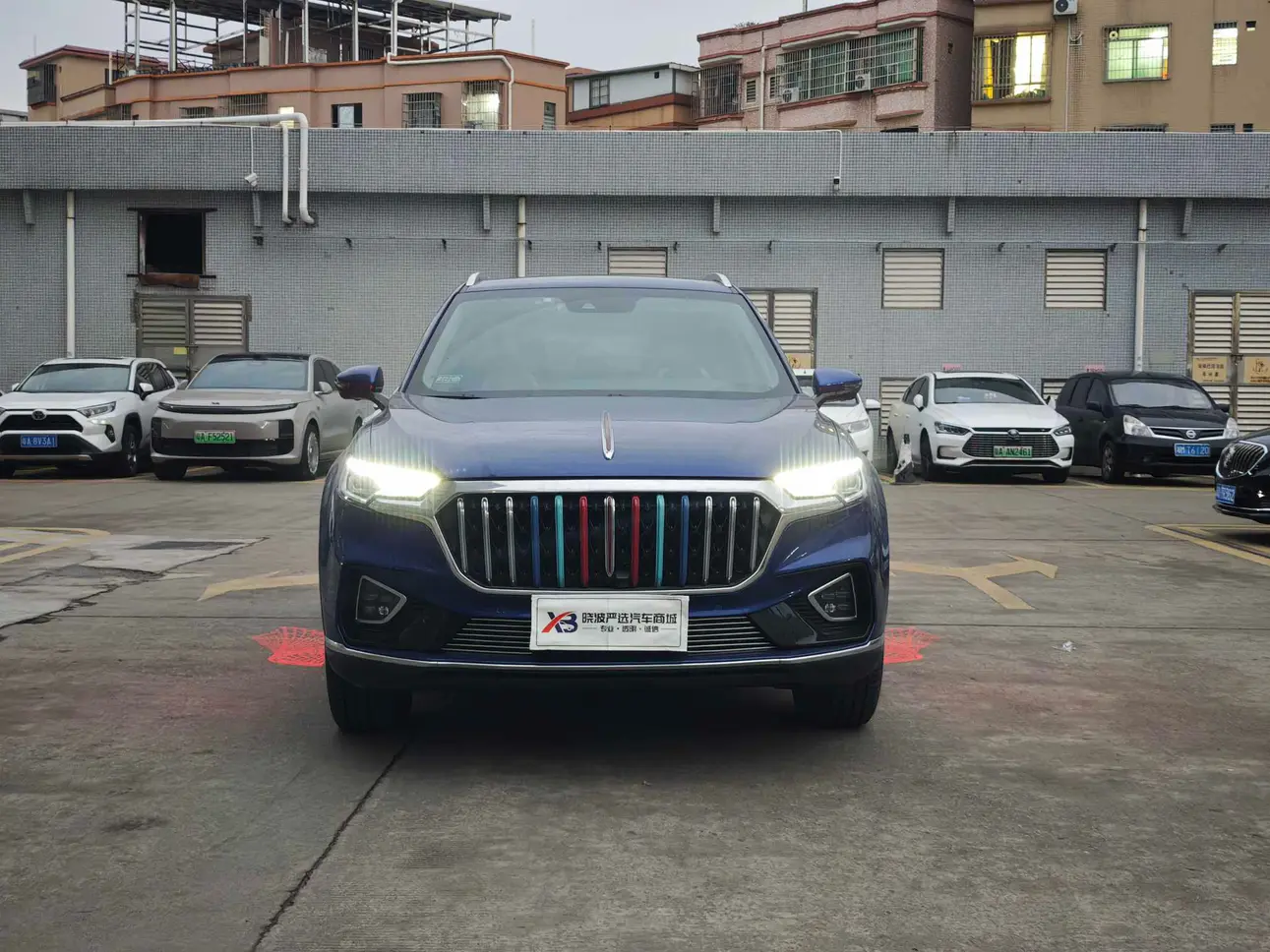 Hongqi HS5  из Китая
