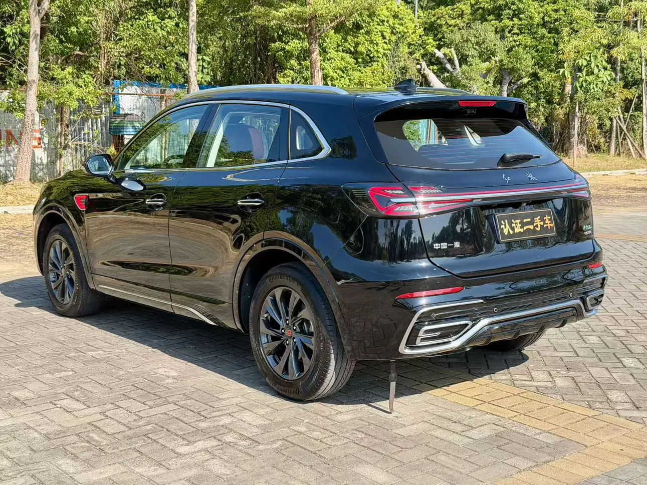 Hongqi HS5  из Китая