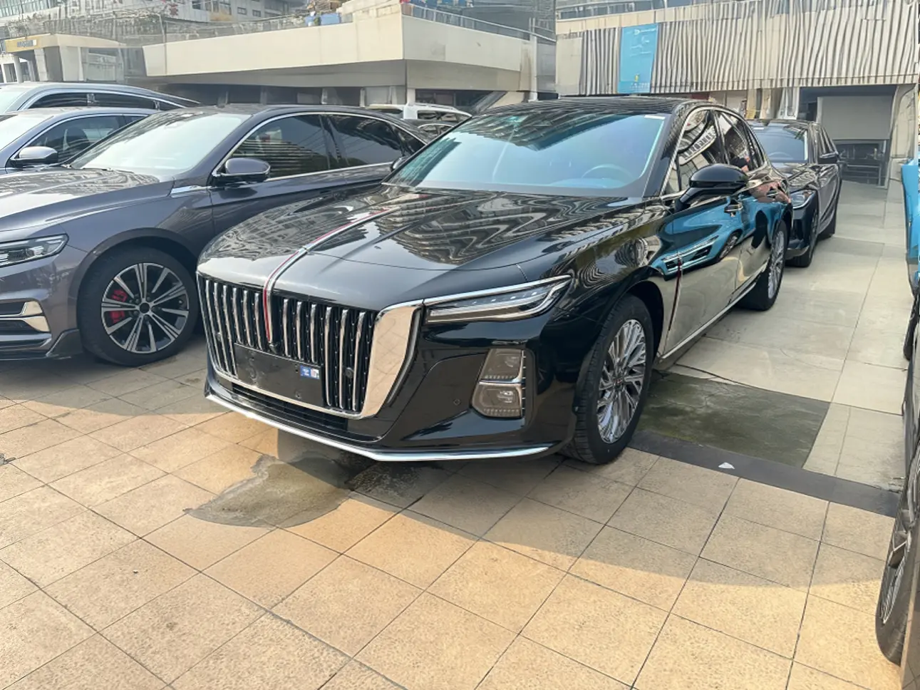 Hongqi H5  из Китая