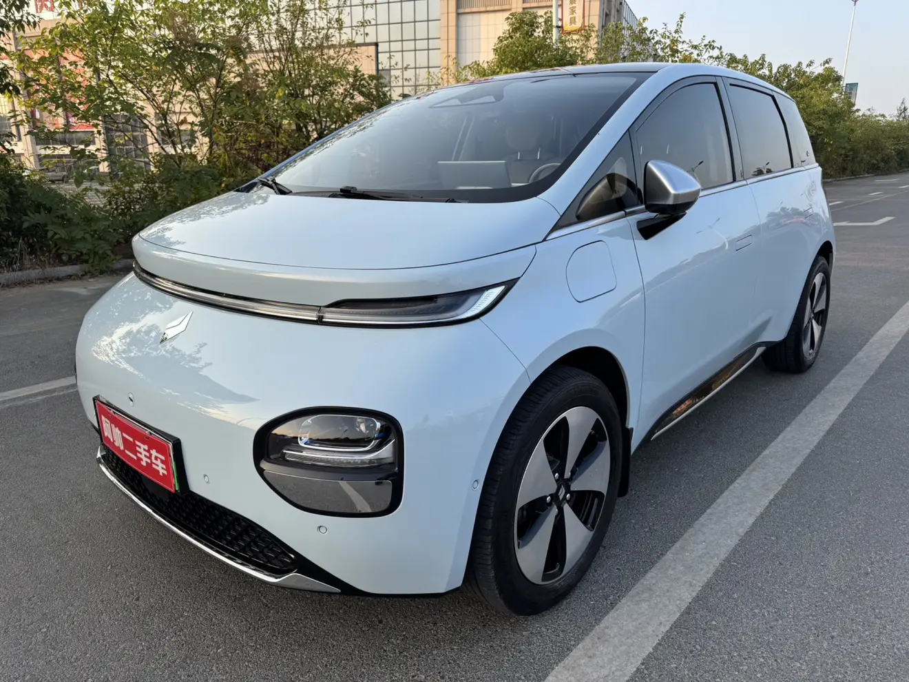 Baojun Clouds  из Китая