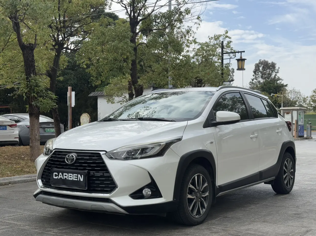 Toyota Yaris L  из Китая