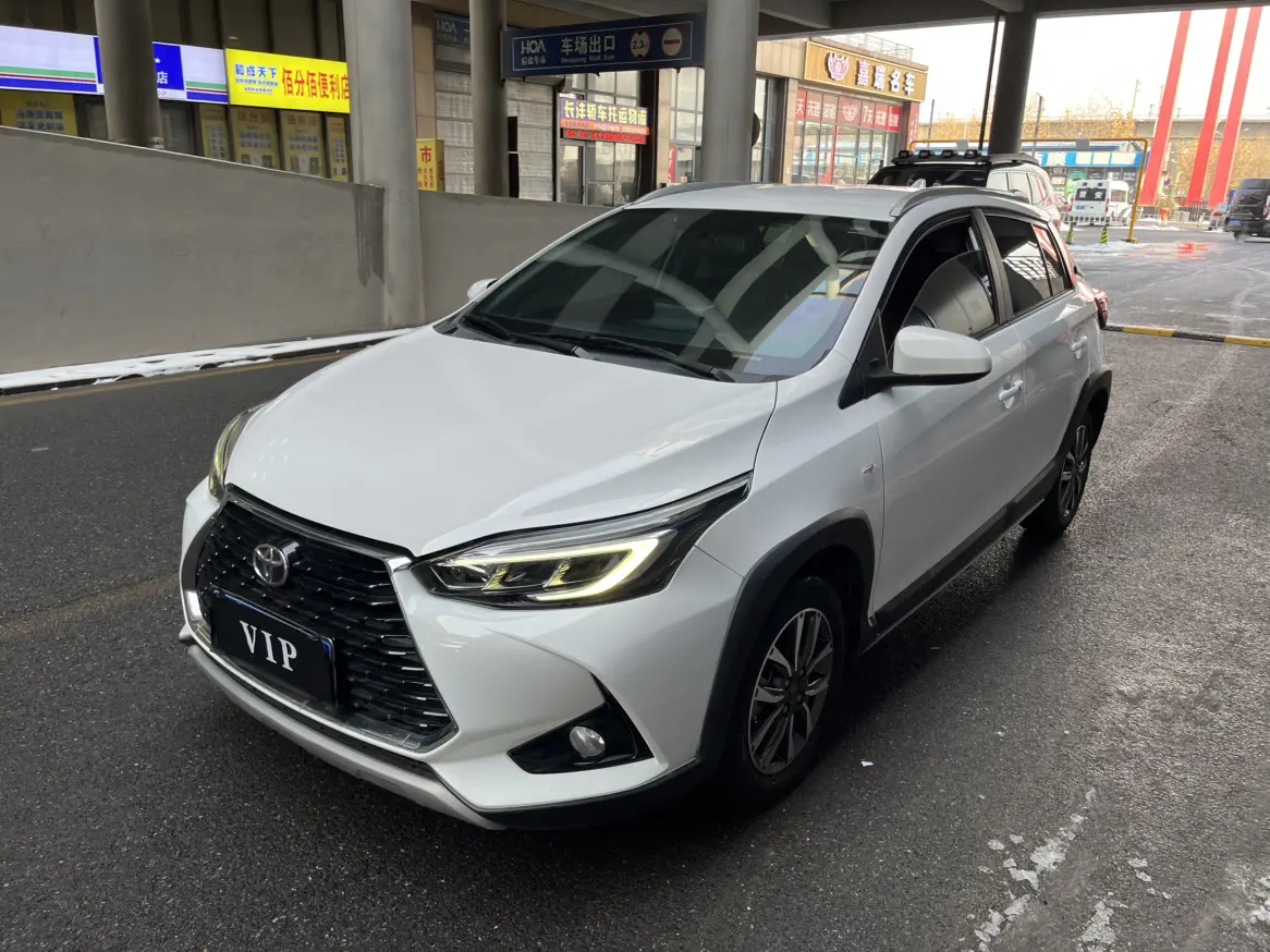 Toyota Yaris L  из Китая