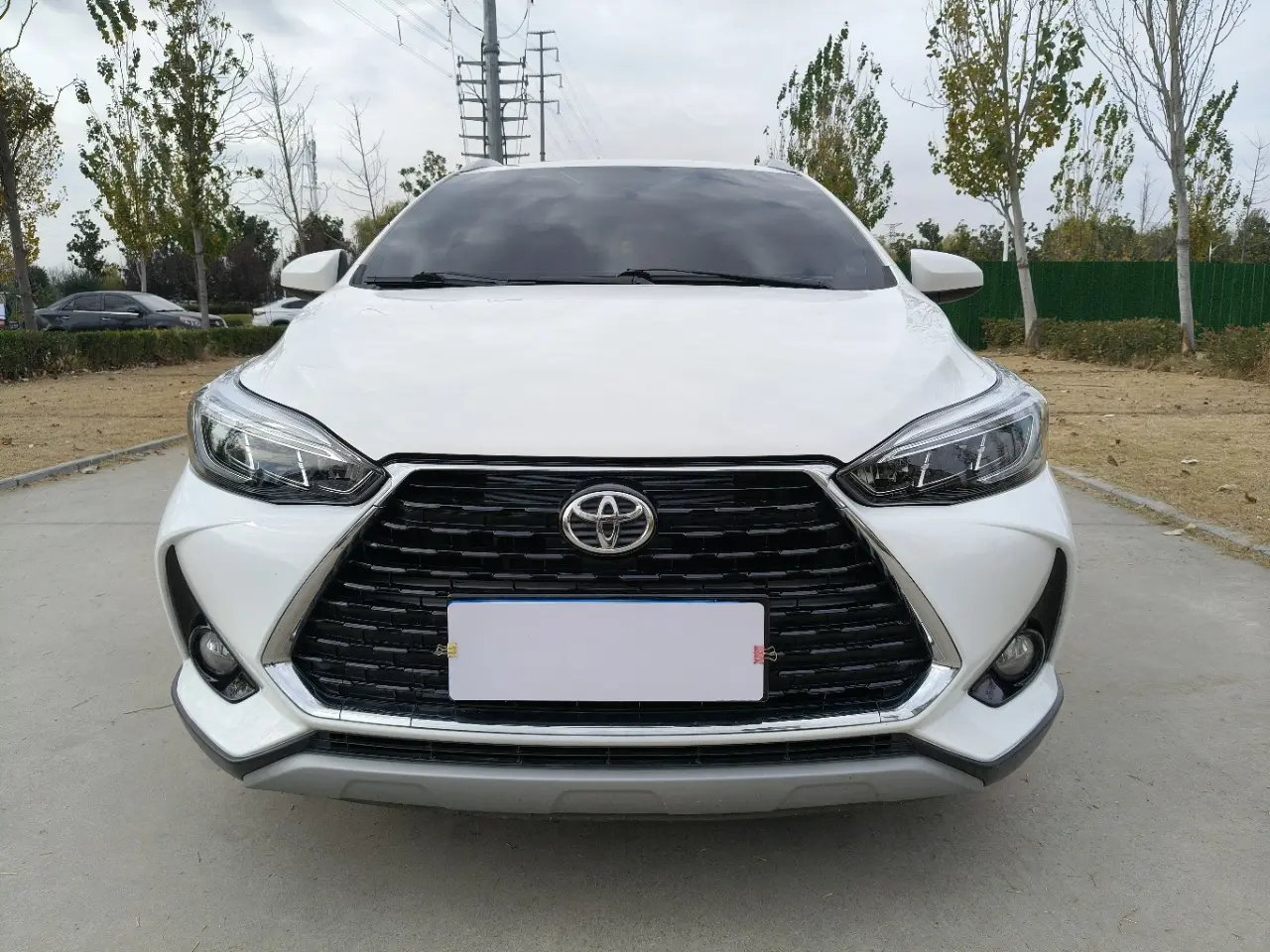 Toyota Yaris L  из Китая