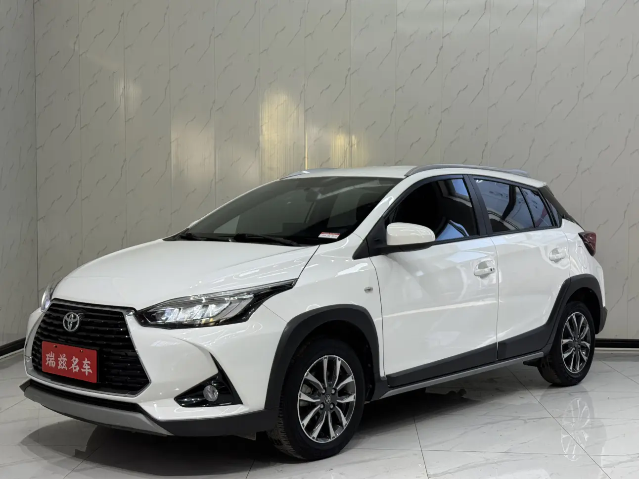 Toyota Yaris L  из Китая