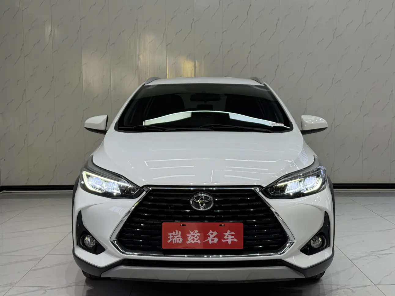 Toyota Yaris L  из Китая