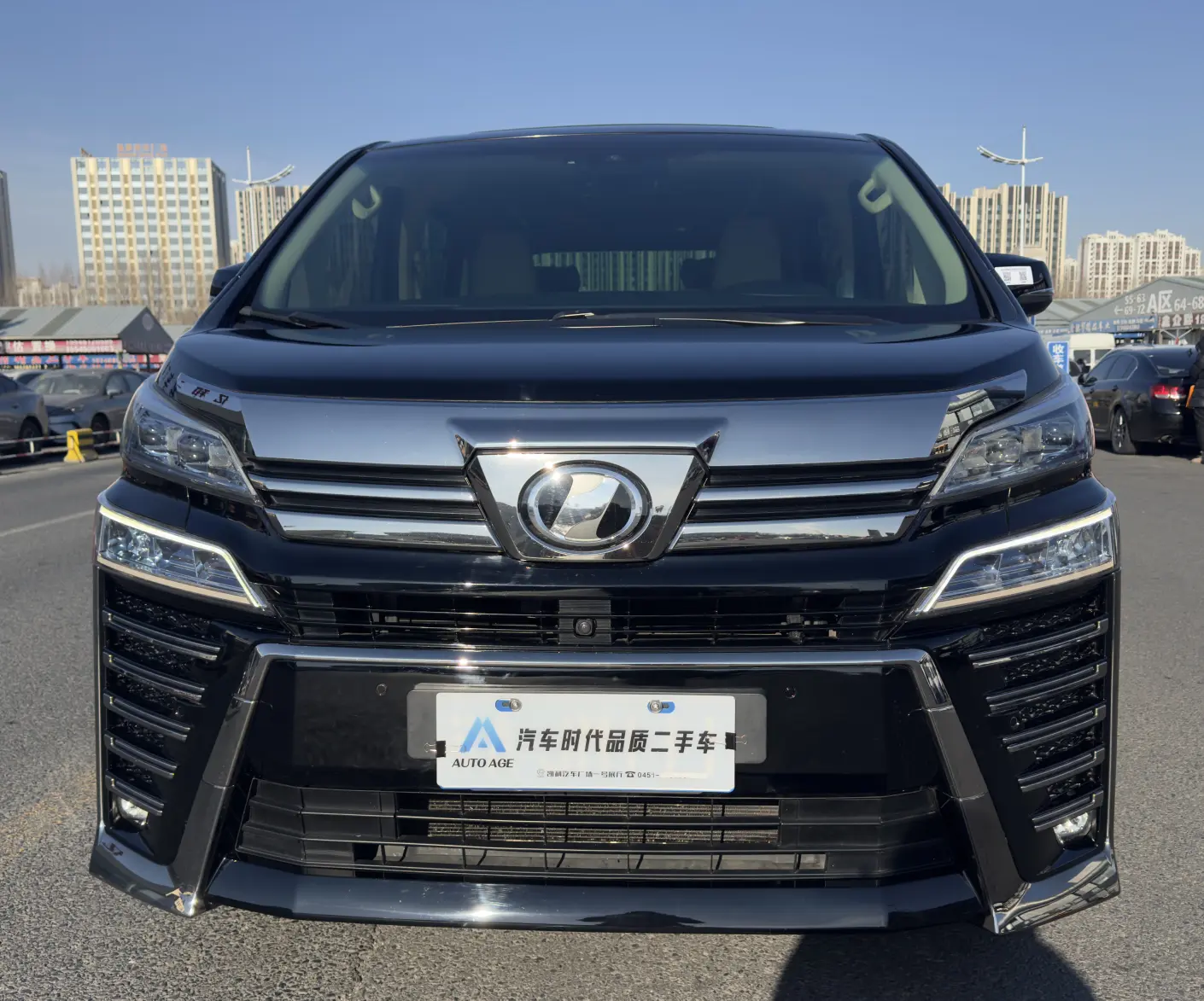 Toyota Crown Wellfire (Wilfa)  из Китая