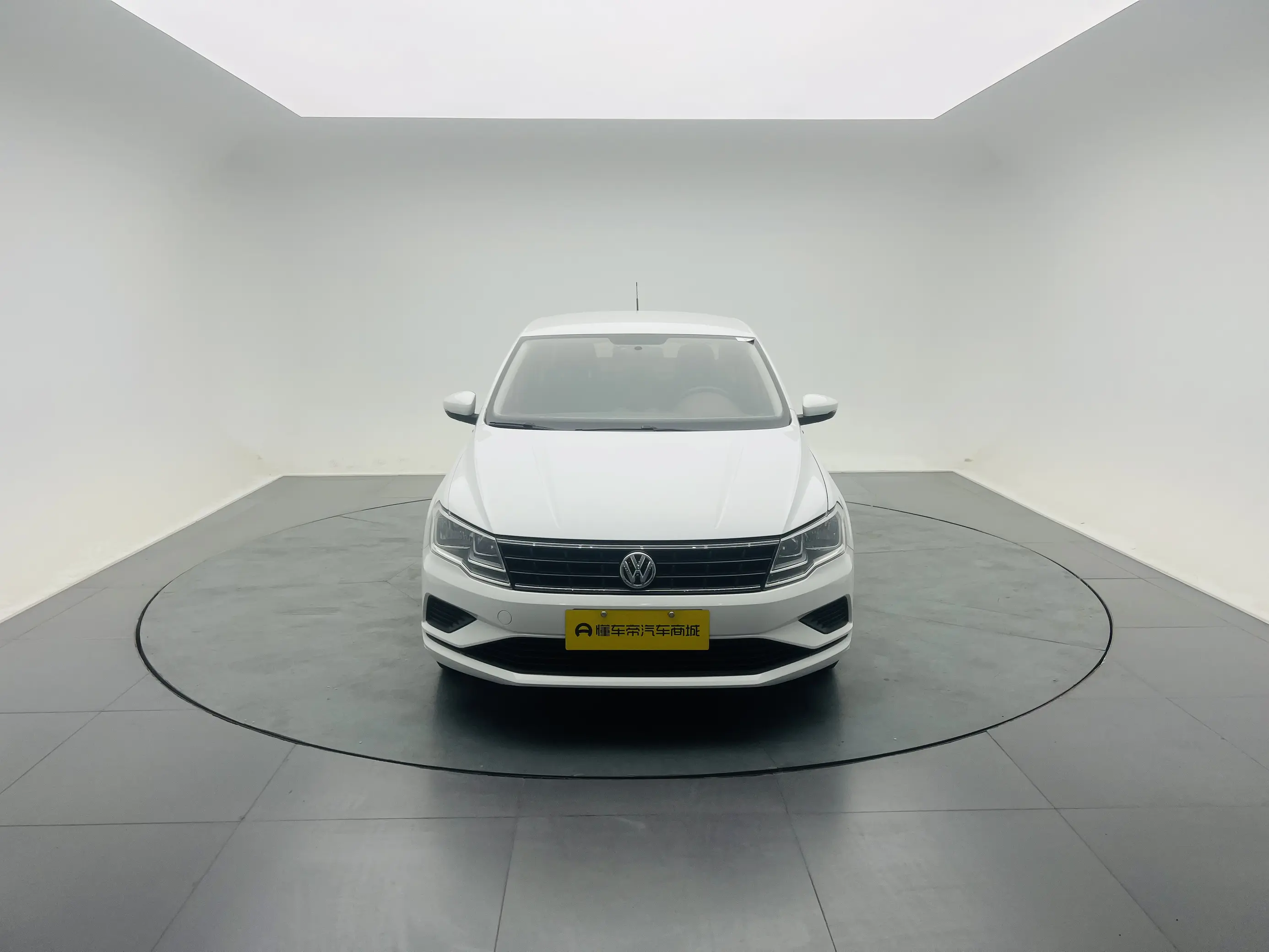 Volkswagen Jetta  из Китая