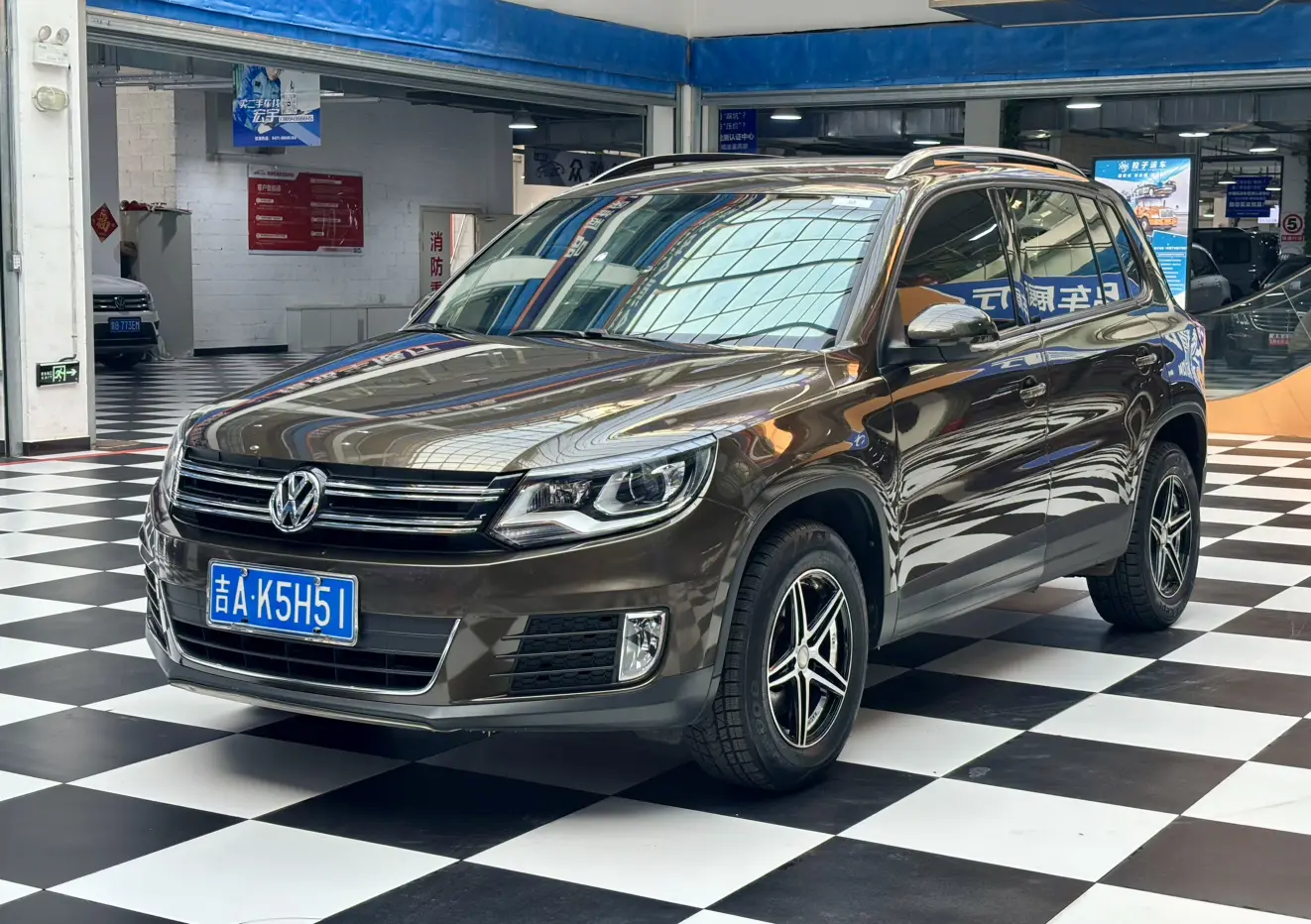 Volkswagen Tiguan  из Китая