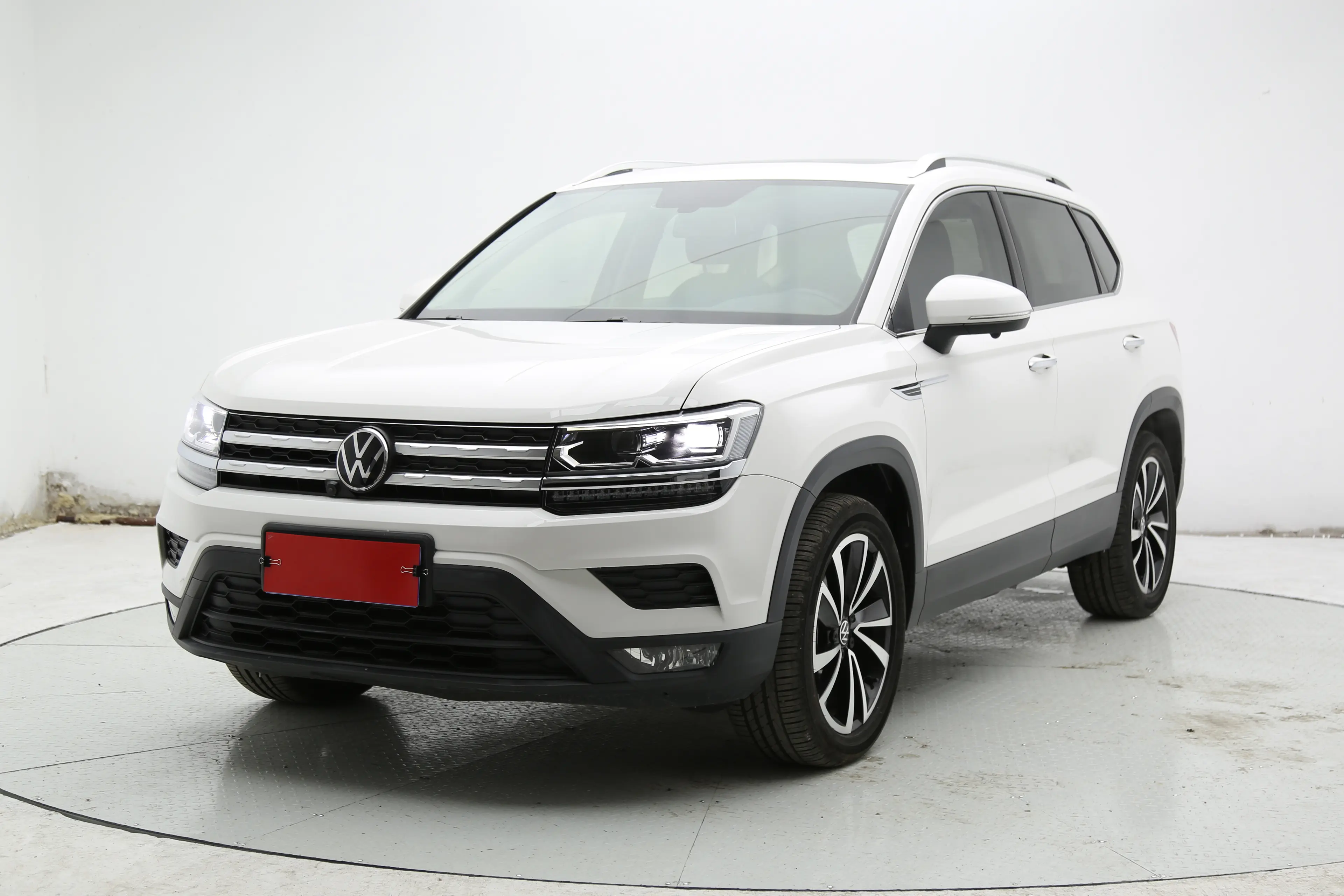 Volkswagen Tharu  из Китая