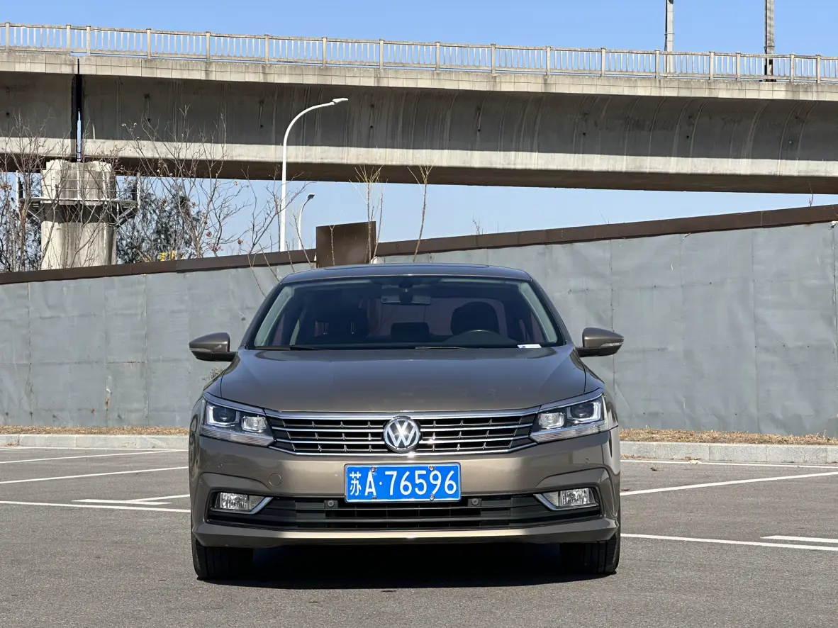 Volkswagen Passat  из Китая