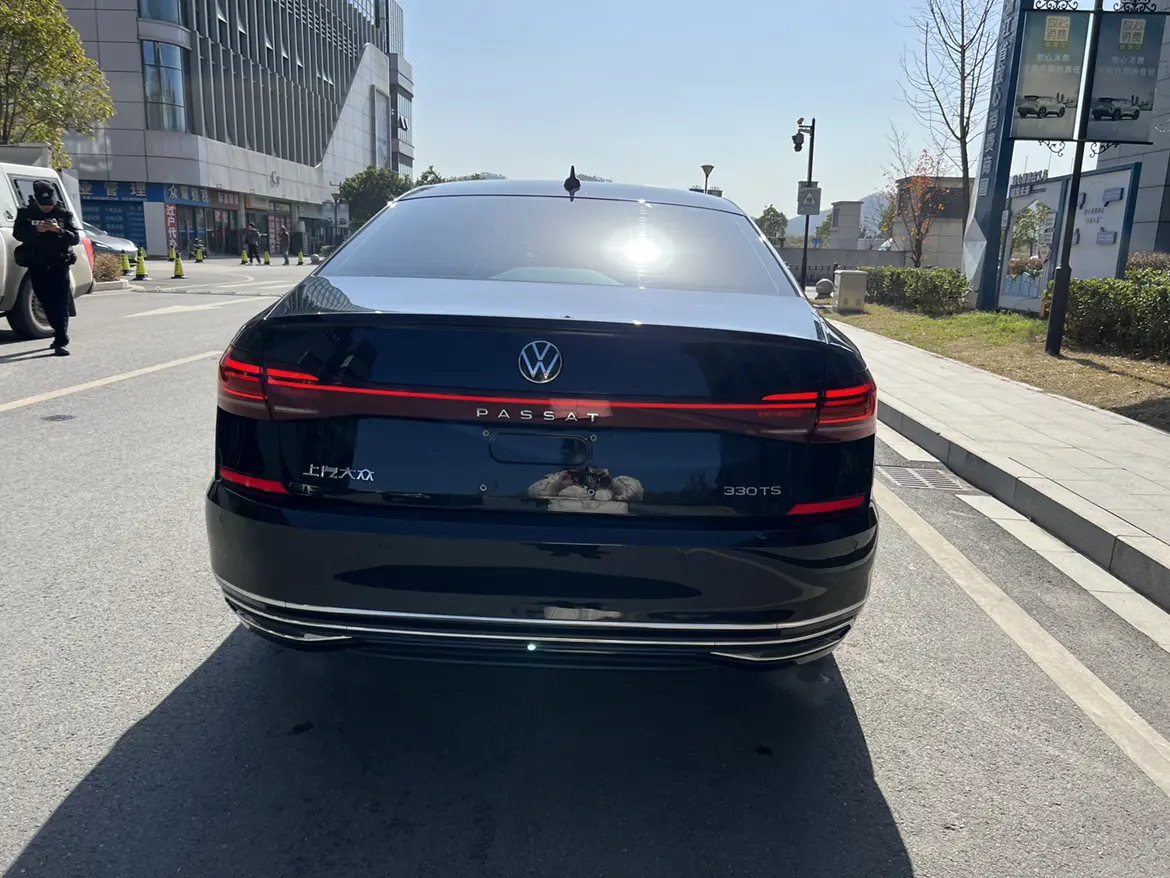 Volkswagen Passat  из Китая