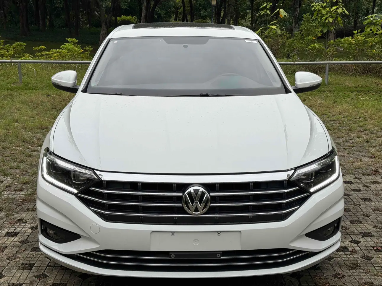 Volkswagen Sagitar  из Китая