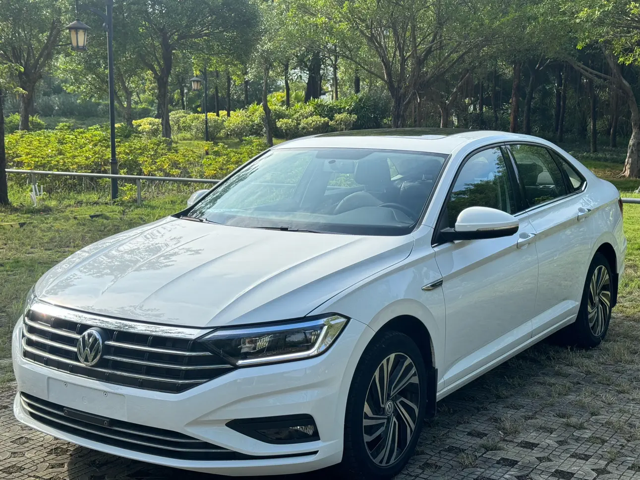 Volkswagen Sagitar  из Китая