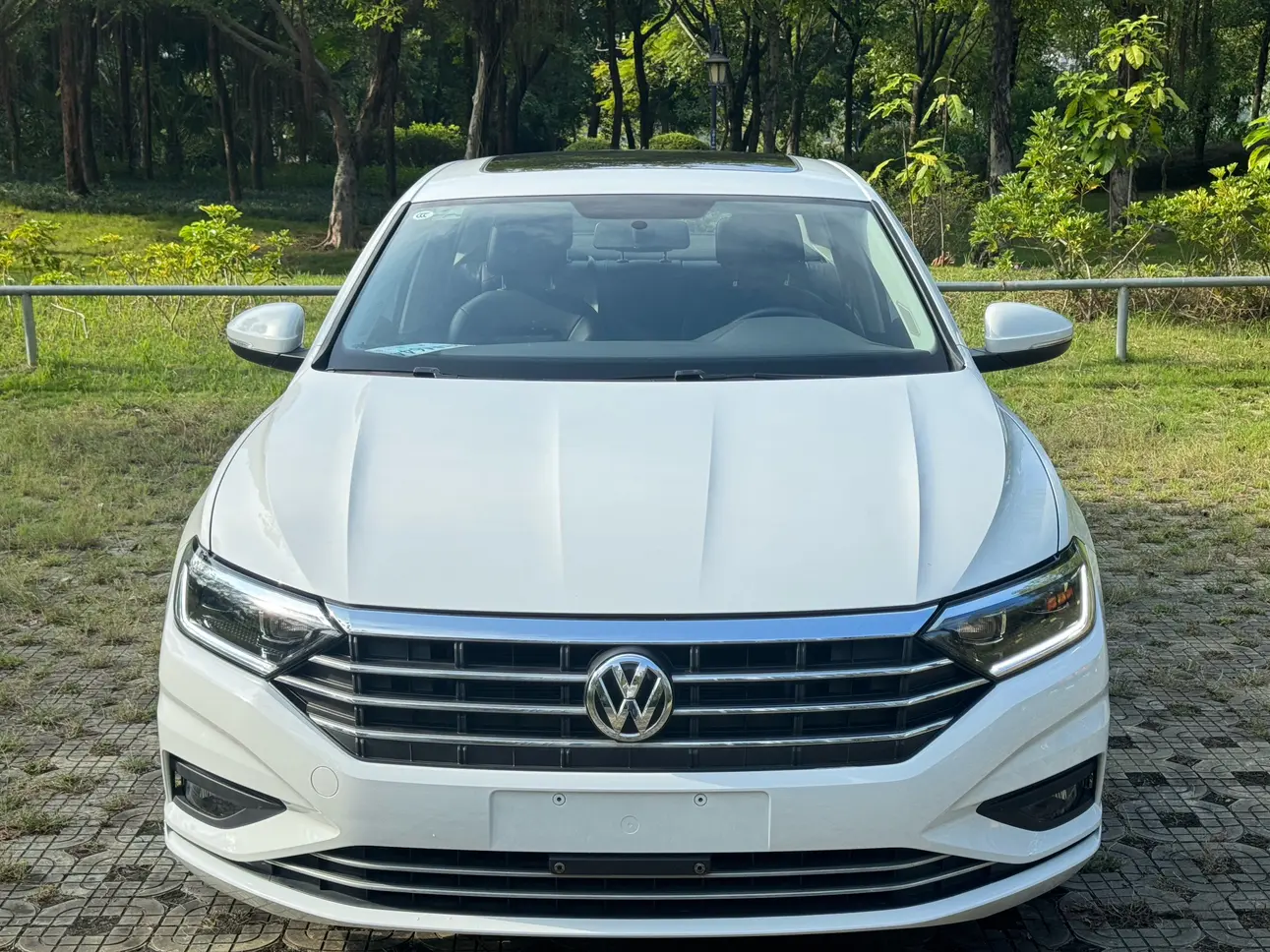 Volkswagen Sagitar  из Китая